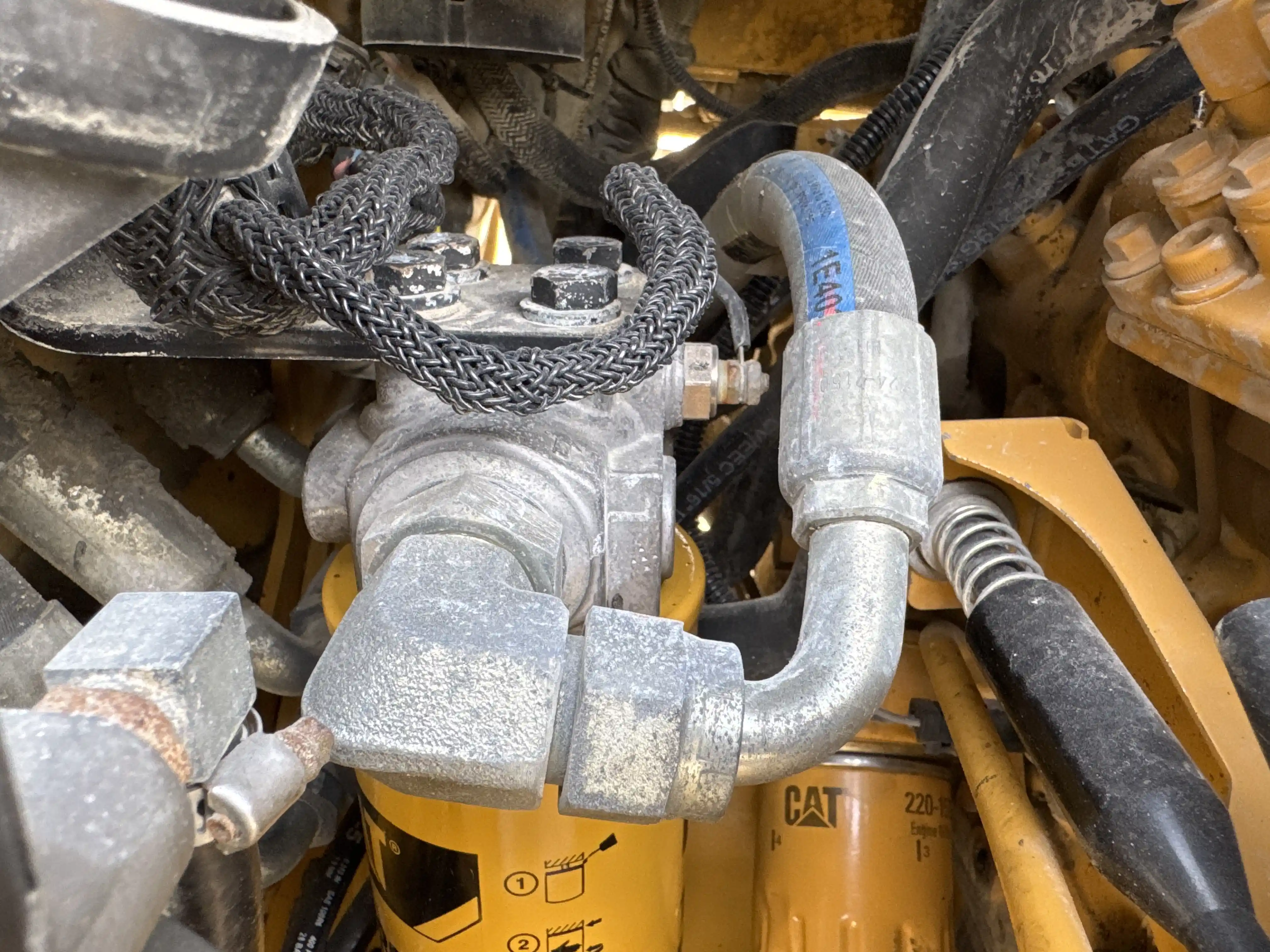 SSL-003-Cat-226B3-skid-steer-loader-inspection-hydraulics-hydraulic-hoses-and-lines-3