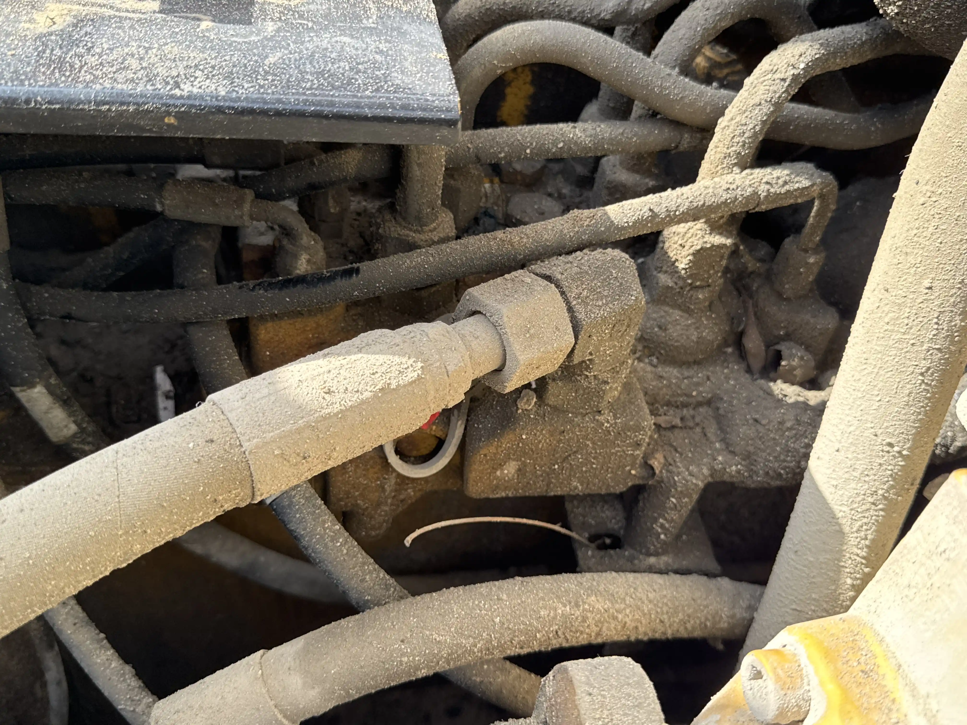 SSL-003-Cat-226B3-skid-steer-loader-inspection-hydraulics-main-control-valve-MCV-2
