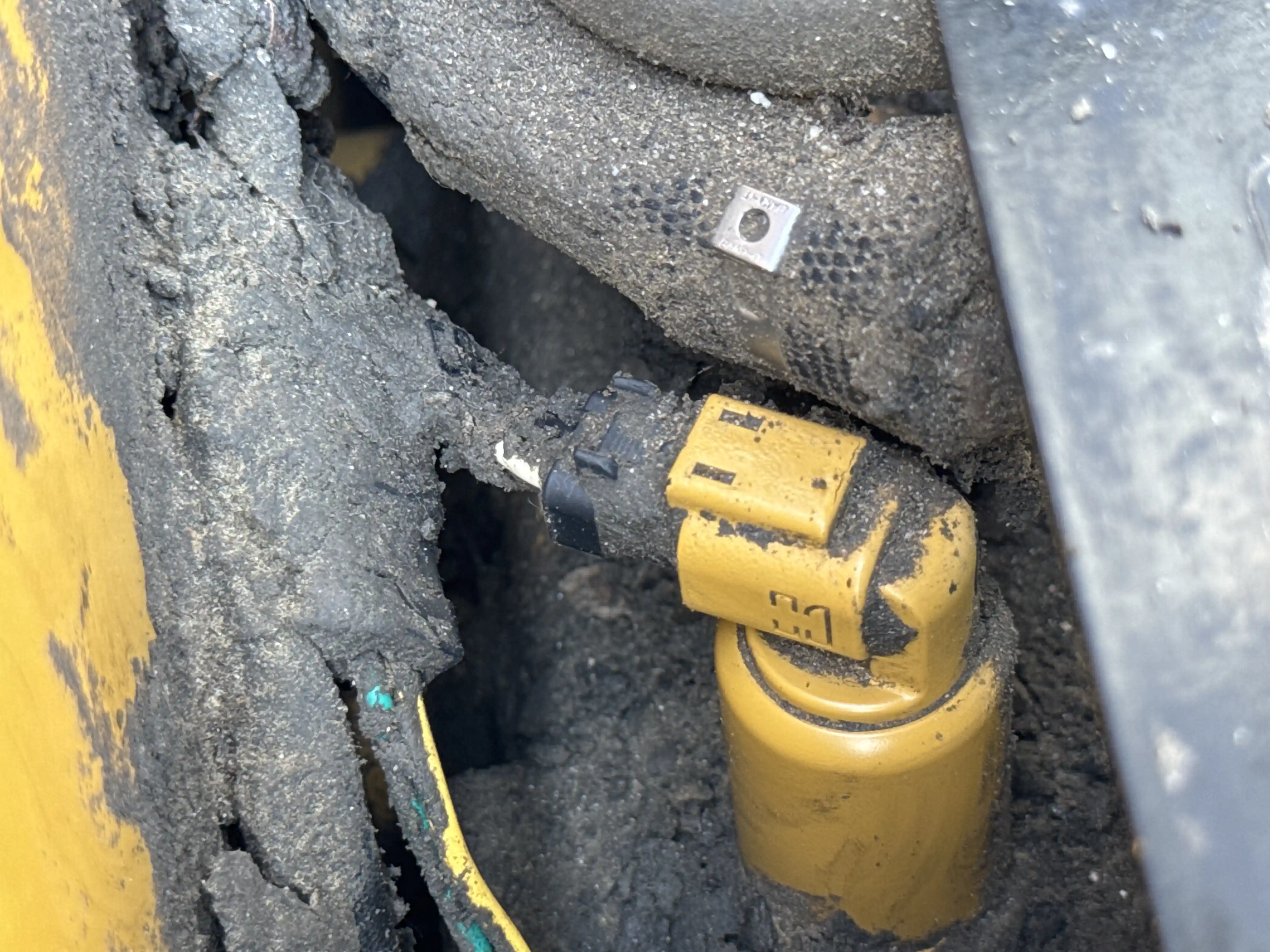 SSL-003-Cat-226B3-skid-steer-loader-inspection-hydraulics-wiring-harness-2