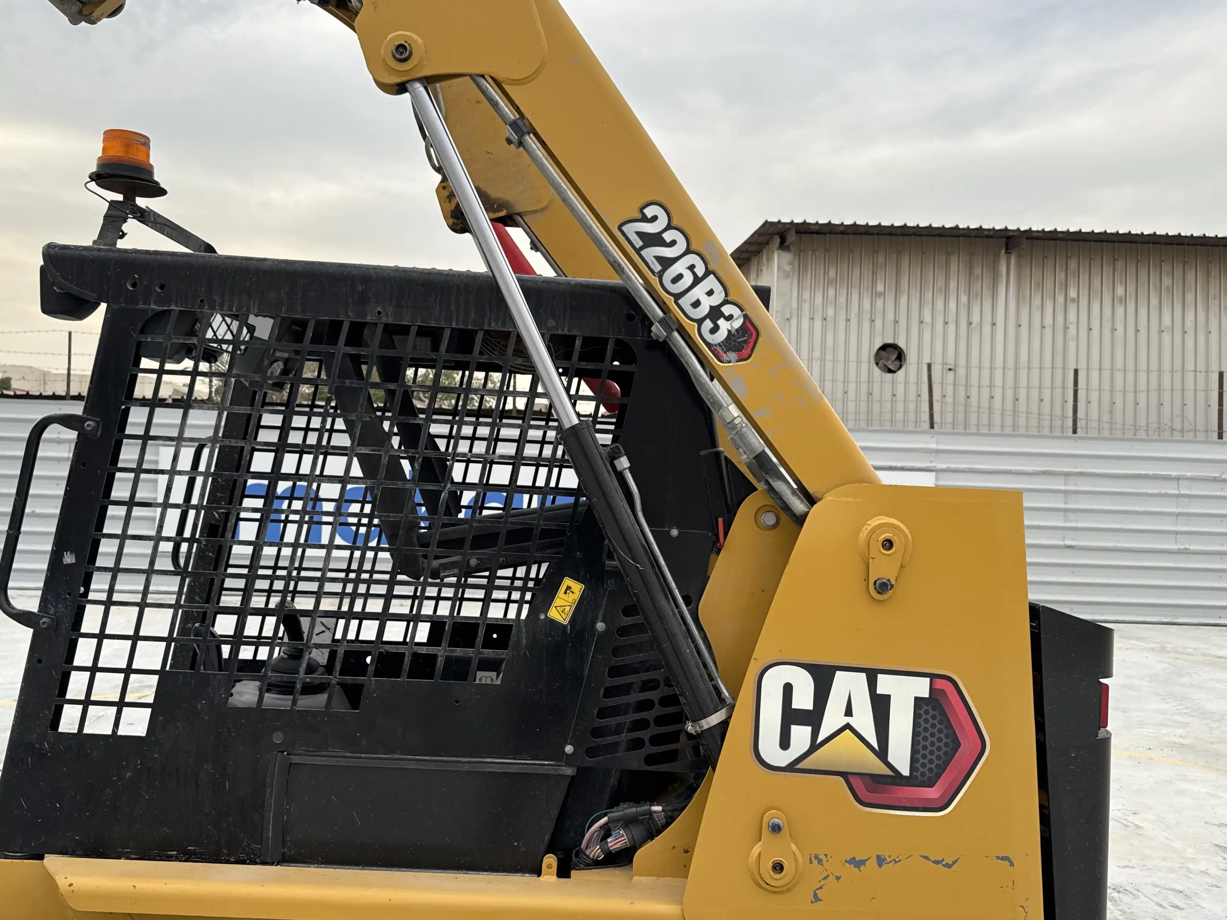 SSL-003-Cat-226B3-skid-steer-loader-inspection-hydraulics-loader-lift-cylinder-1