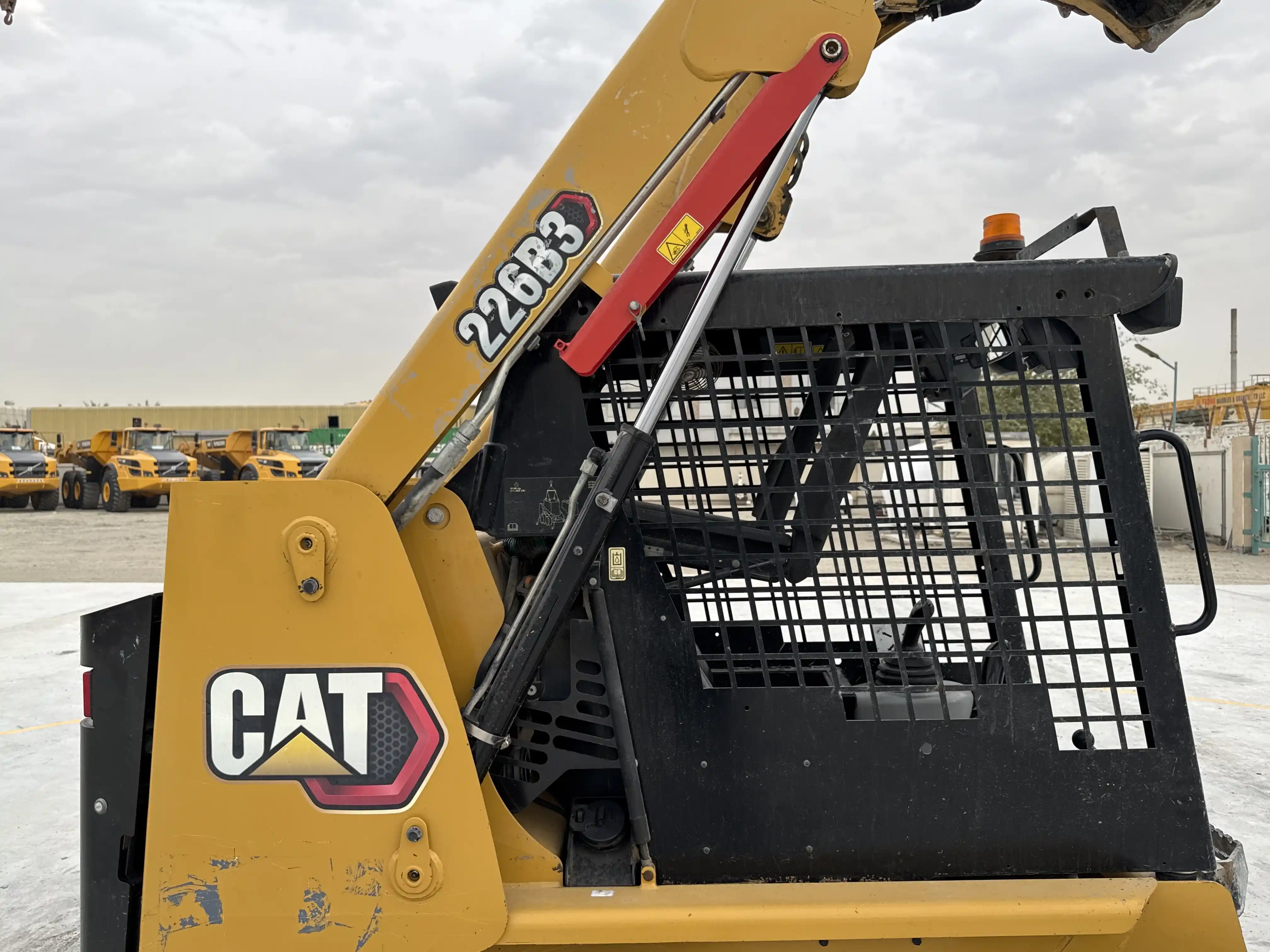 SSL-003-Cat-226B3-skid-steer-loader-inspection-hydraulics-loader-lift-cylinder-3