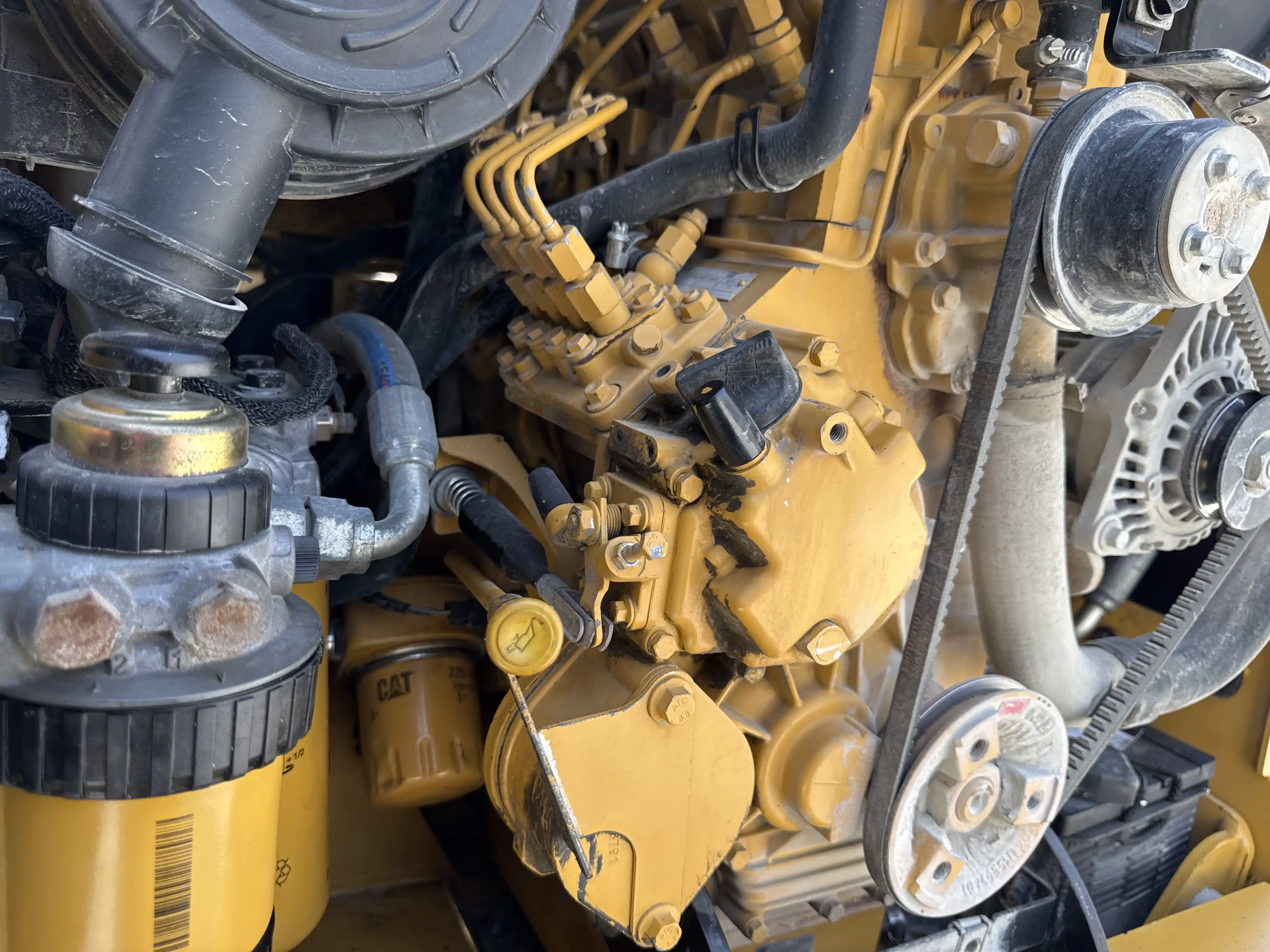 SSL-003-Cat-226B3-skid-steer-loader-inspection-engine-engine-oil-leaks-2
