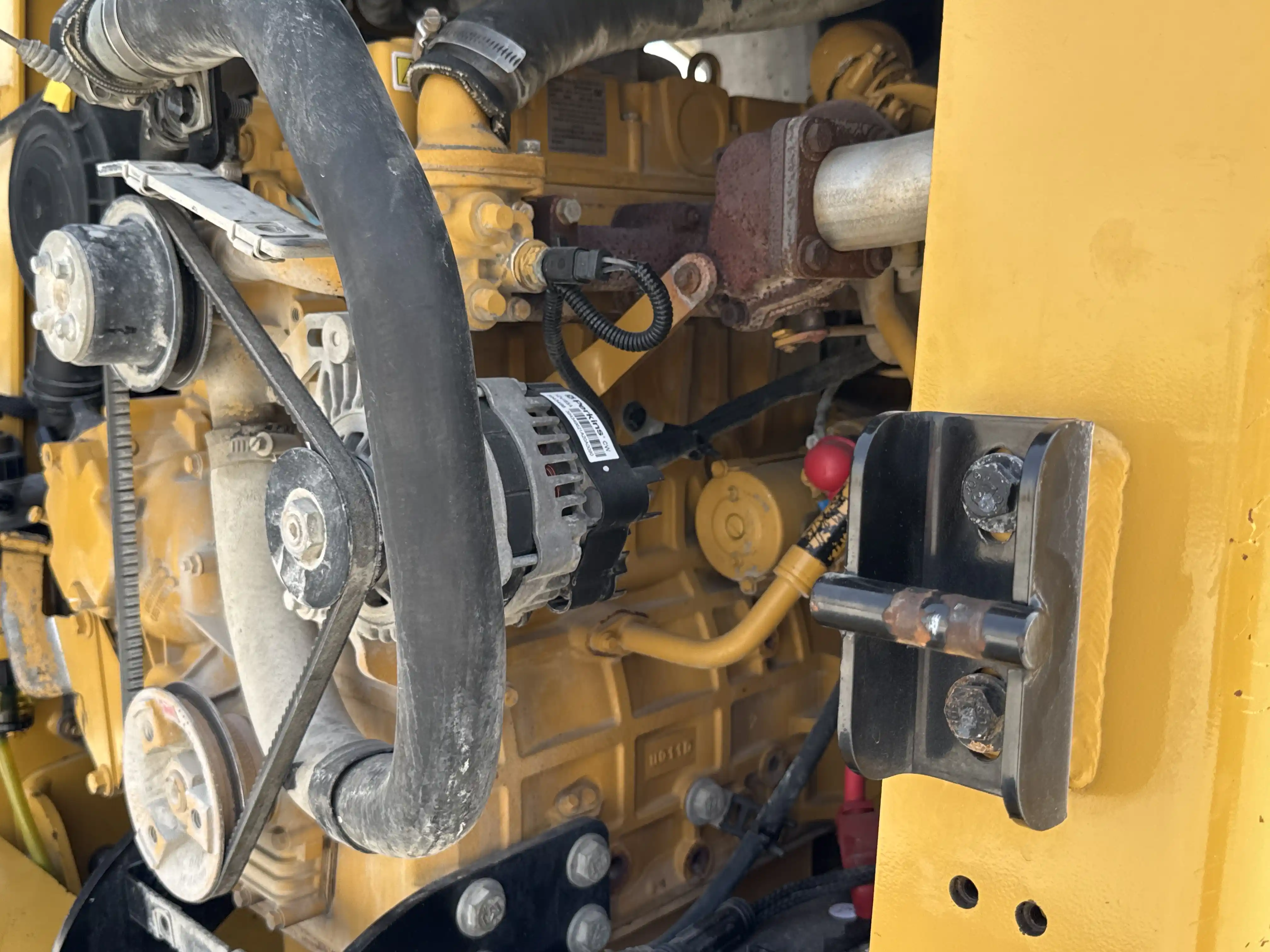 SSL-003-Cat-226B3-skid-steer-loader-inspection-engine-engine-oil-leaks-3
