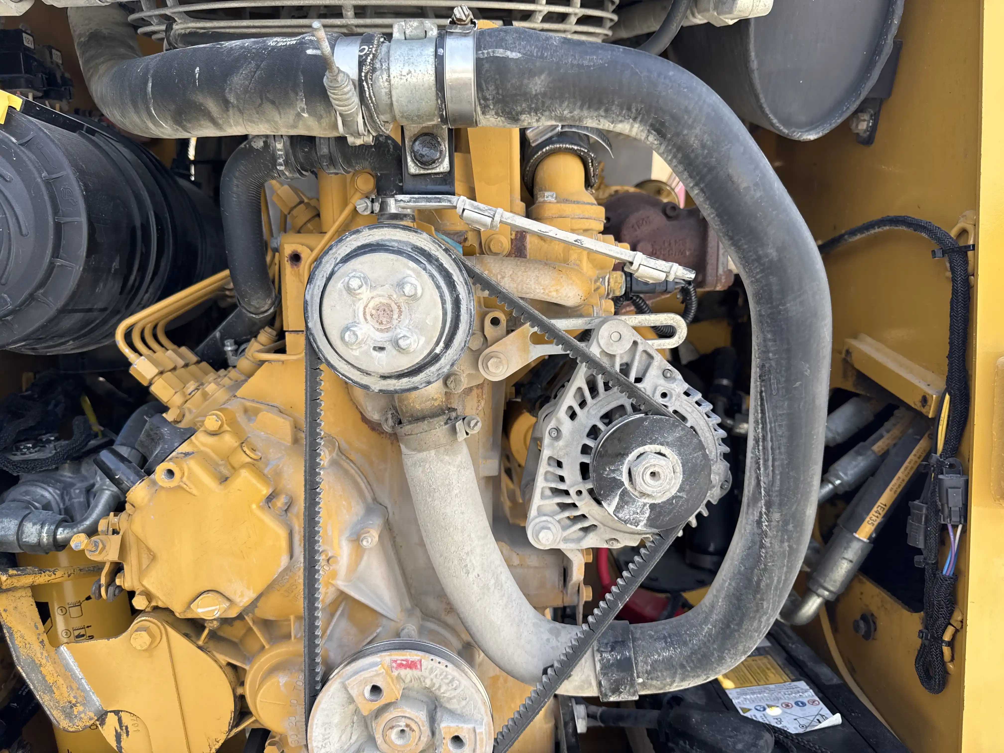 SSL-003-Cat-226B3-skid-steer-loader-inspection-engine-hoses-3
