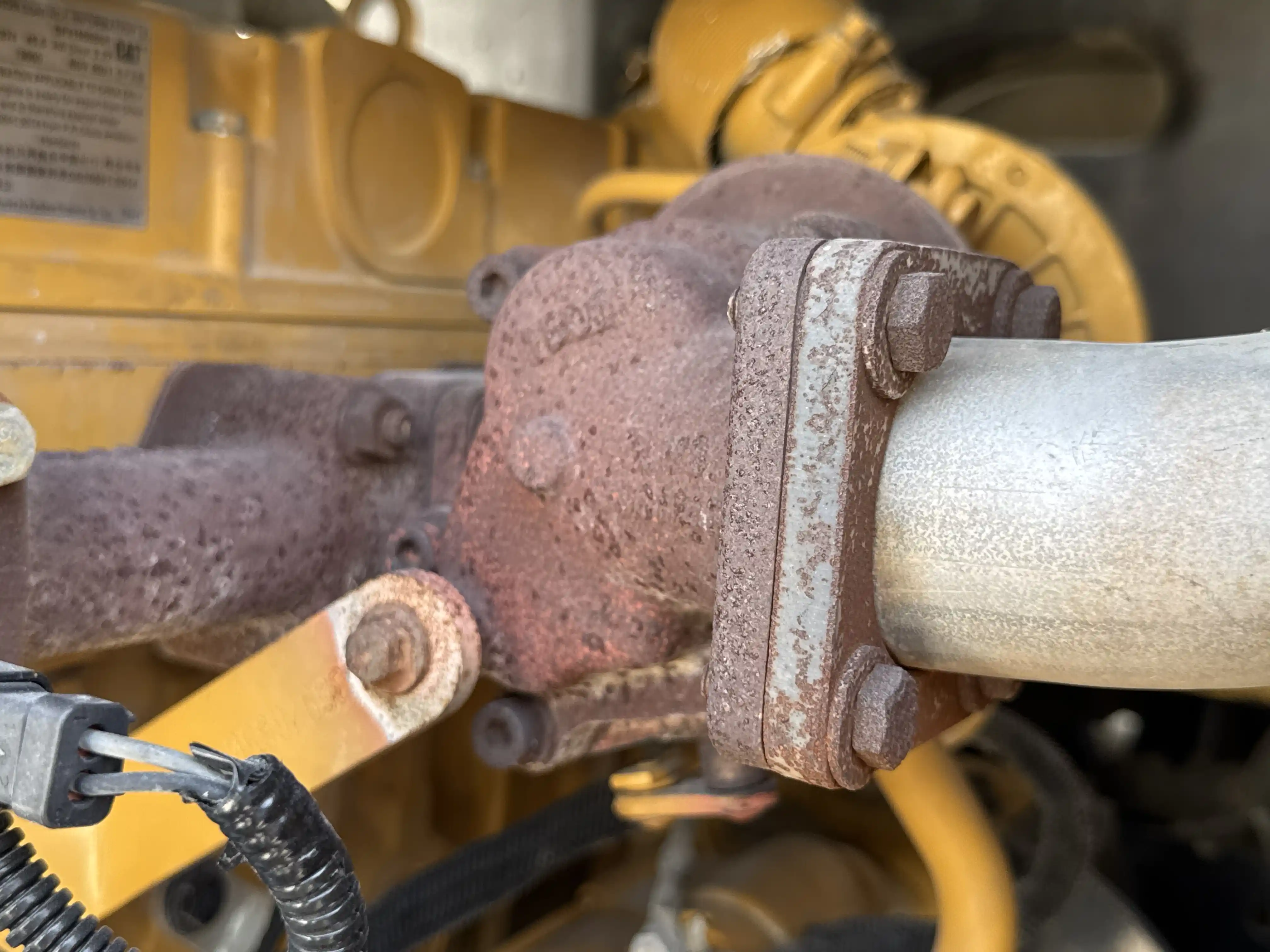 SSL-003-Cat-226B3-skid-steer-loader-inspection-engine-turbo-1