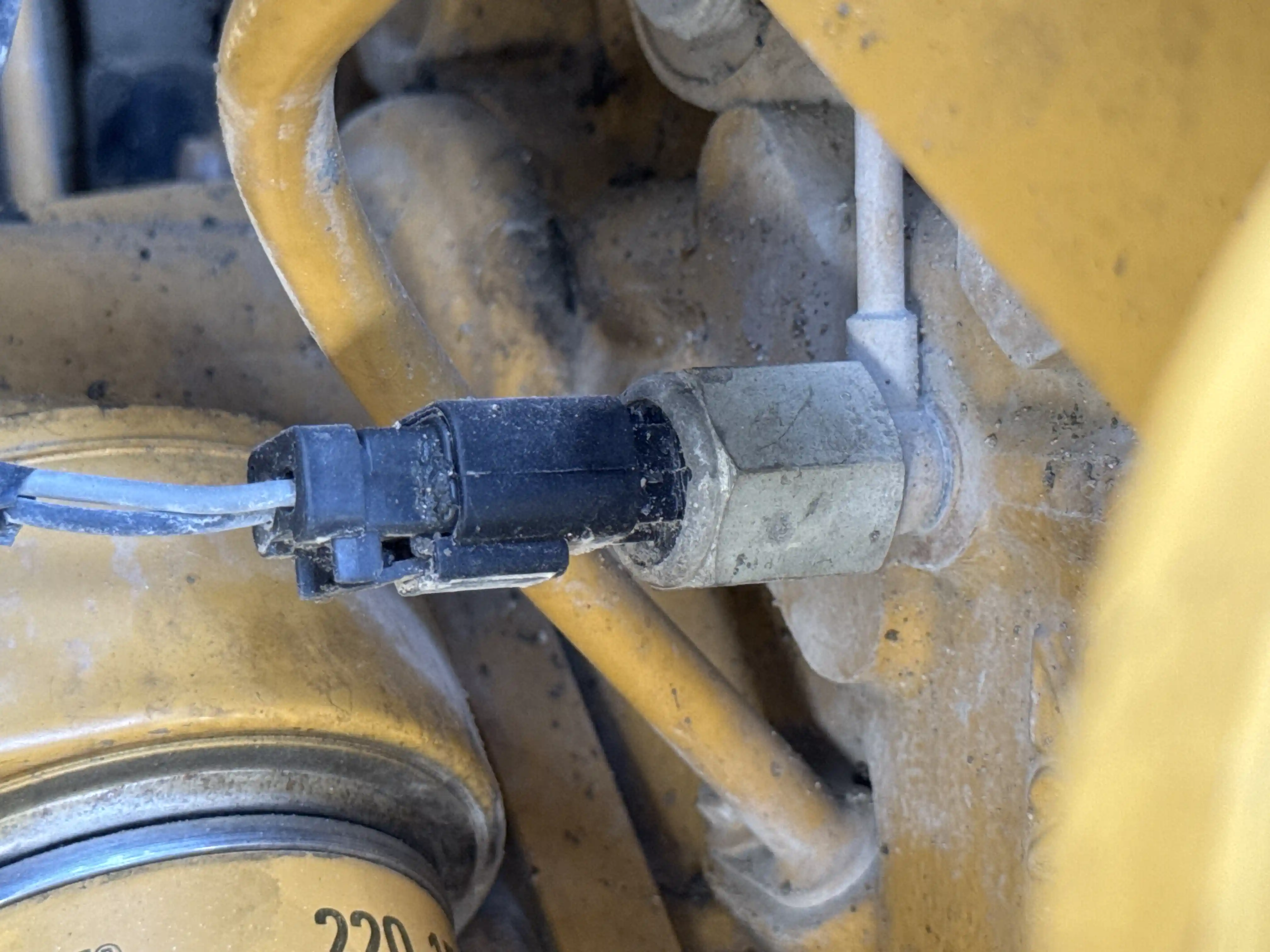 SSL-003-Cat-226B3-skid-steer-loader-inspection-electronics-main-harness-3