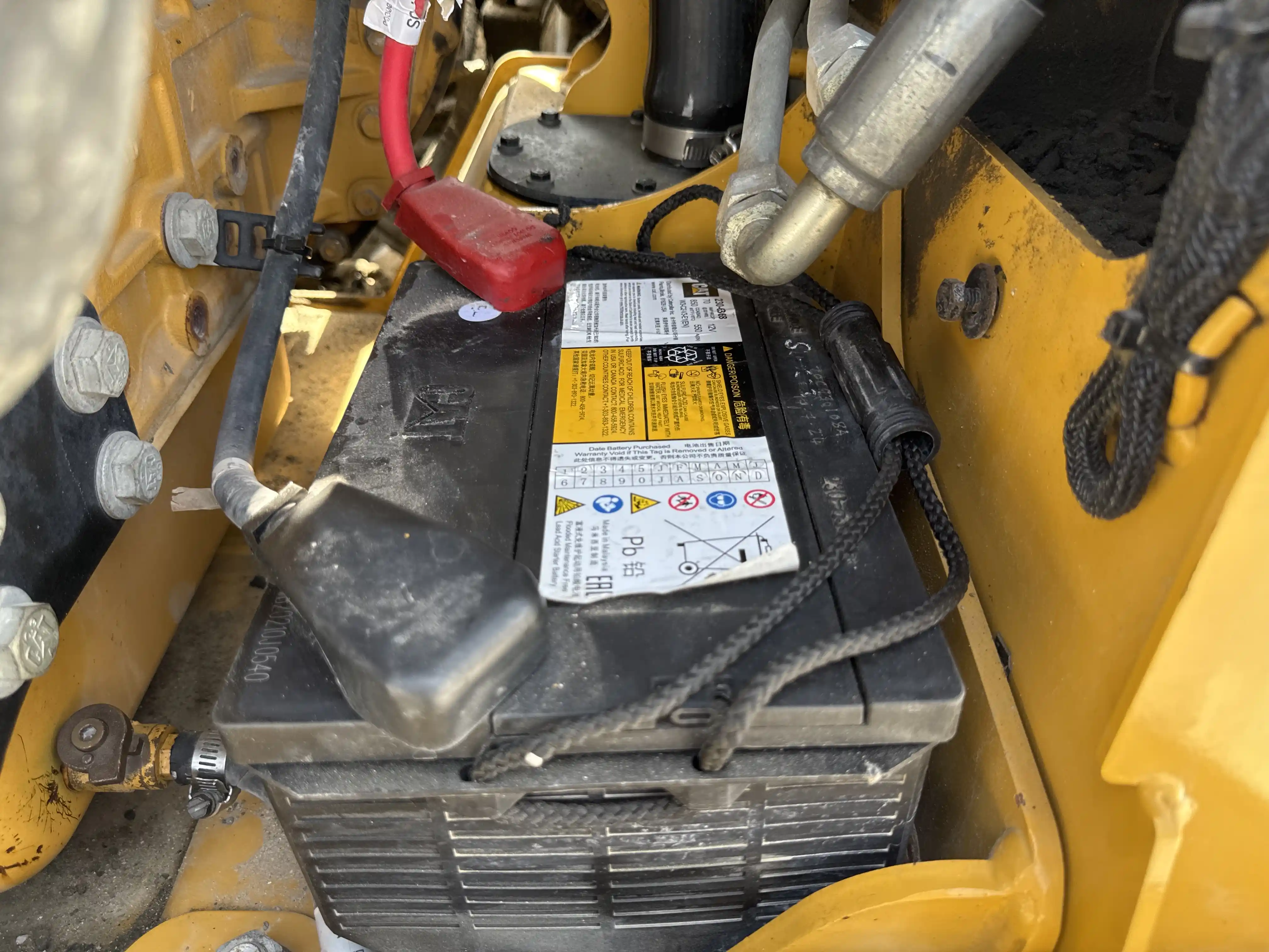 SSL-003-Cat-226B3-skid-steer-loader-inspection-electronics-battery-1