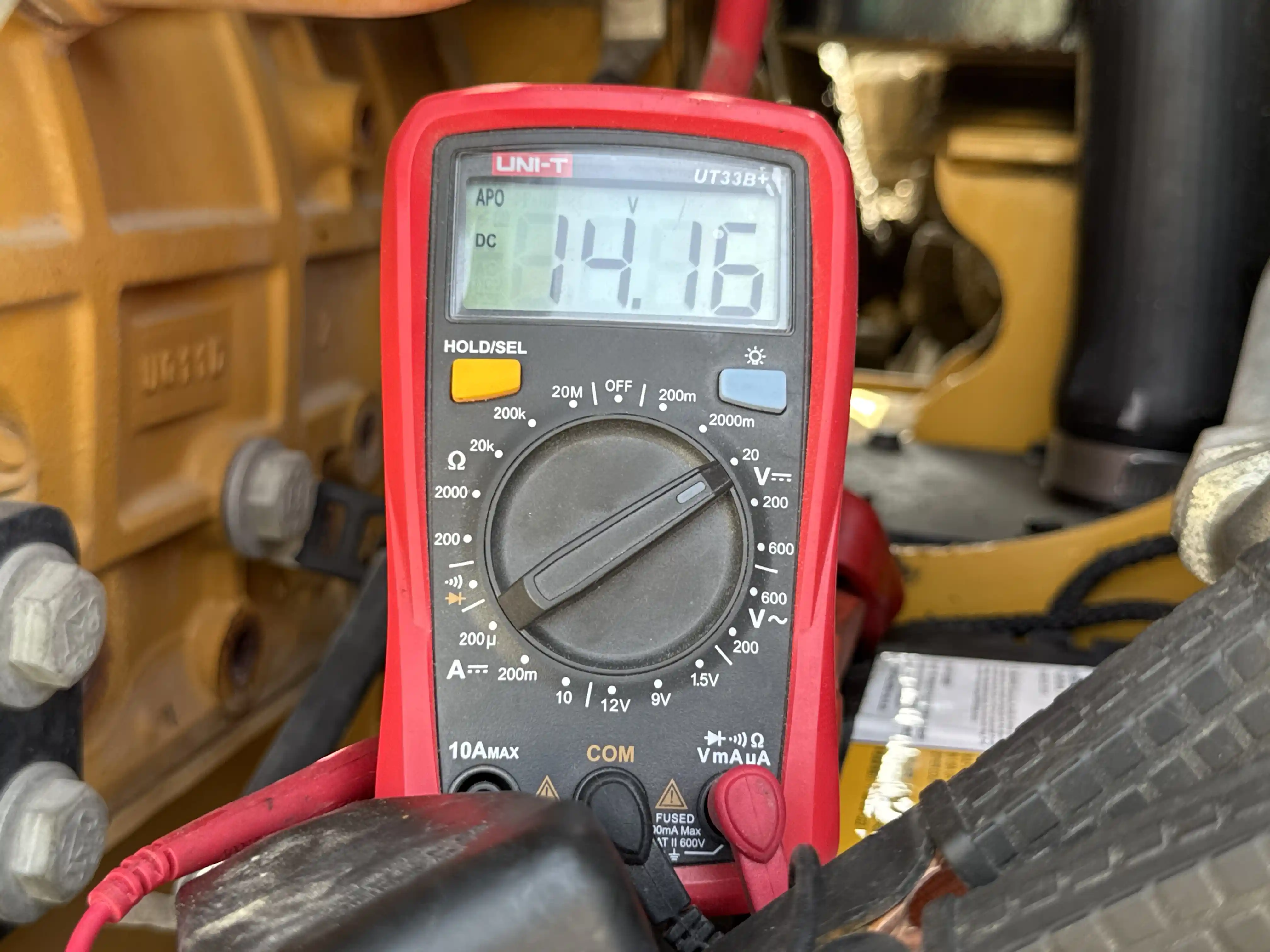 SSL-003-Cat-226B3-skid-steer-loader-inspection-electronics-battery-2