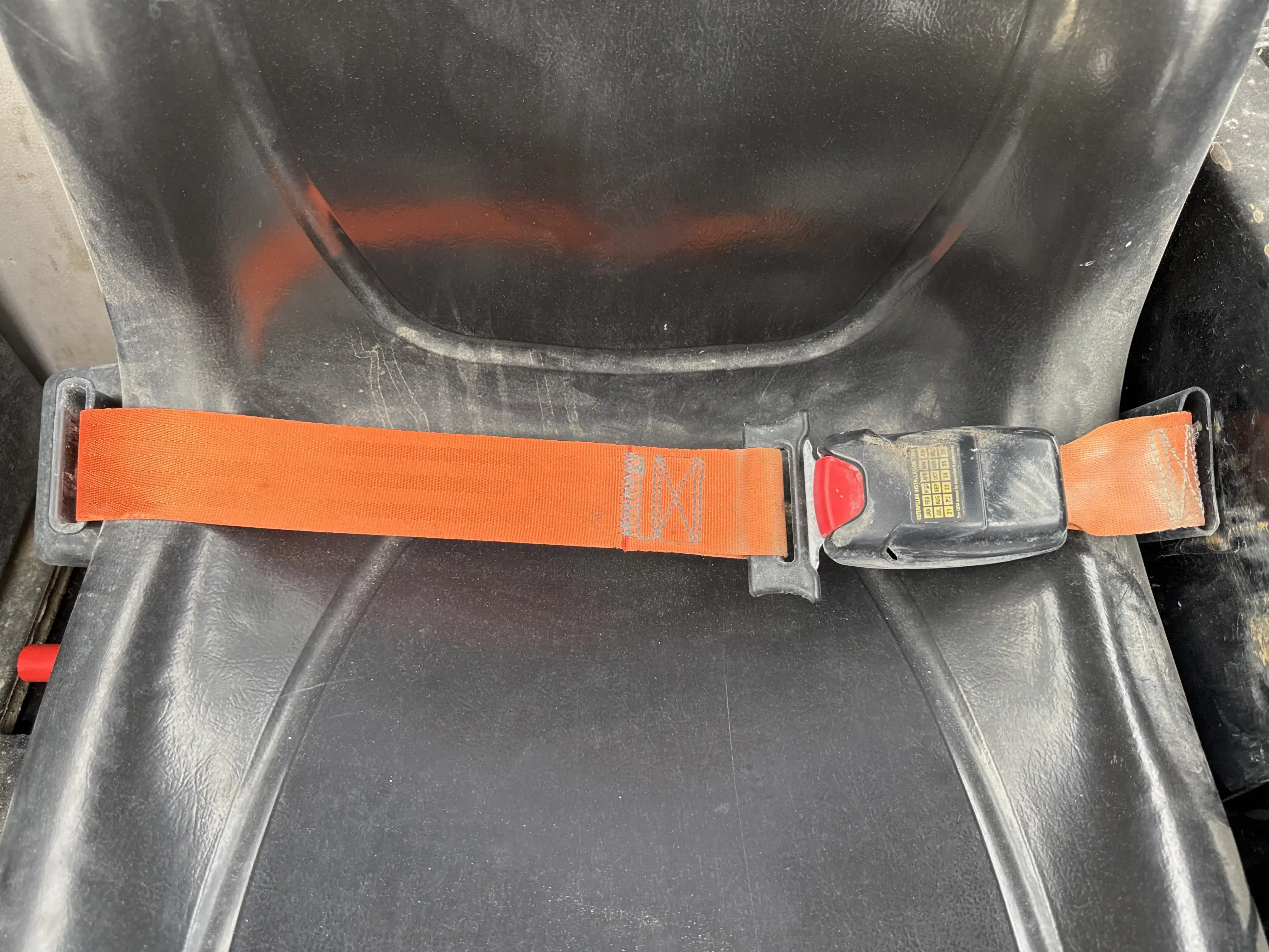 SSL-003-Cat-226B3-skid-steer-loader-inspection-safety-seat-belts-1