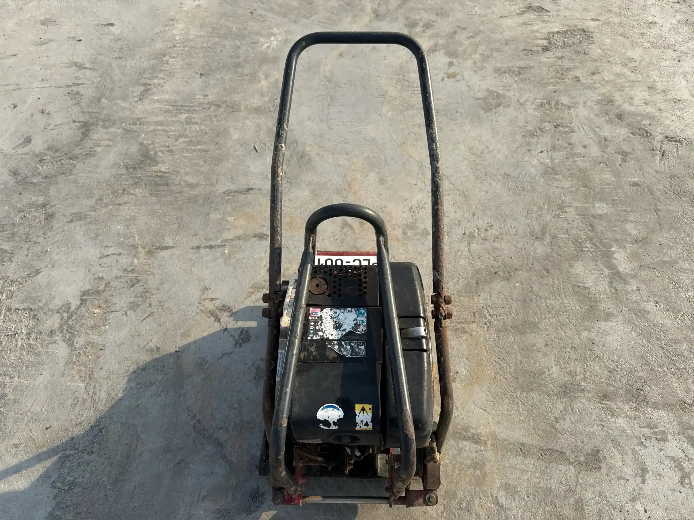 PLC-001-Dynapac-DFP10D-plate-compactor-inspection-structure-paint-1
