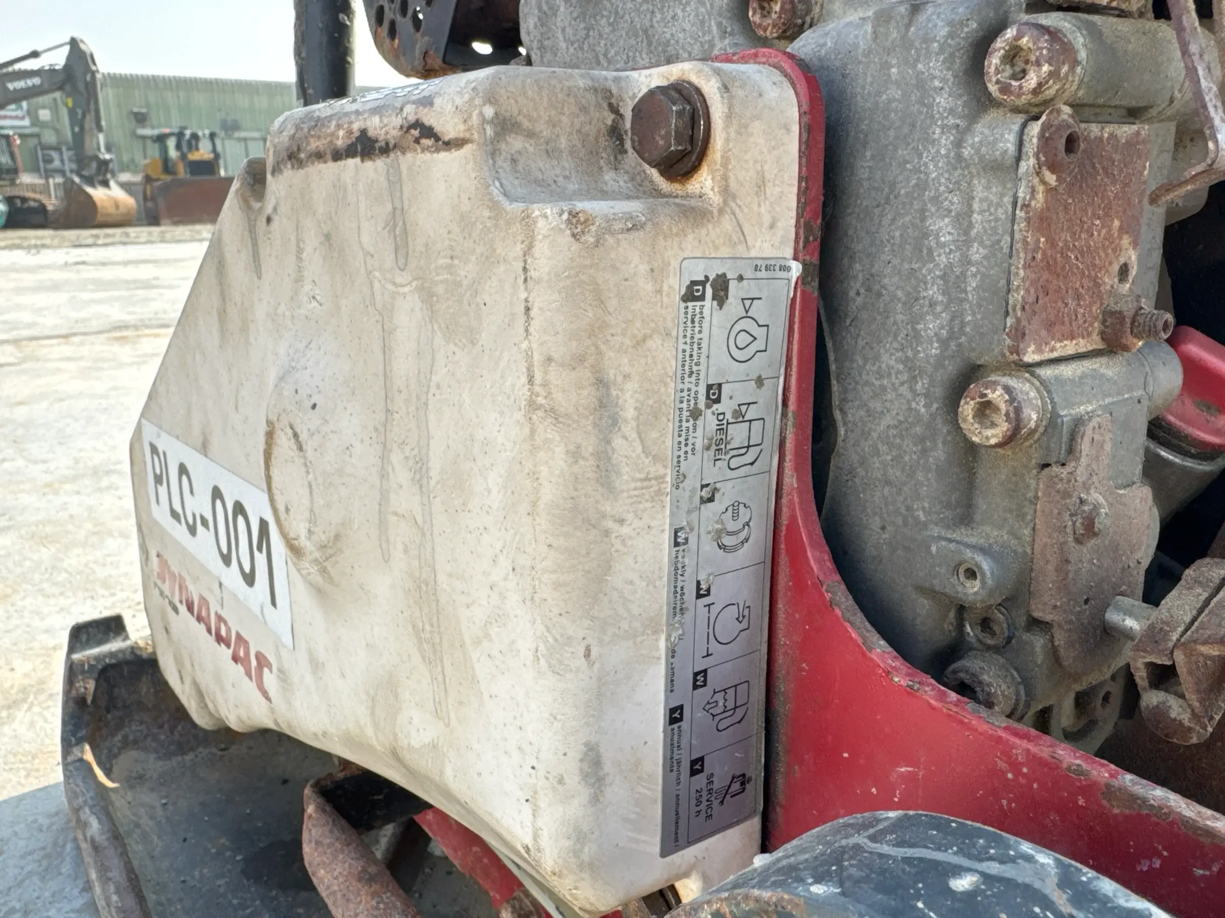 PLC-001-Dynapac-DFP10D-plate-compactor-inspection-structure-belt-cover-2