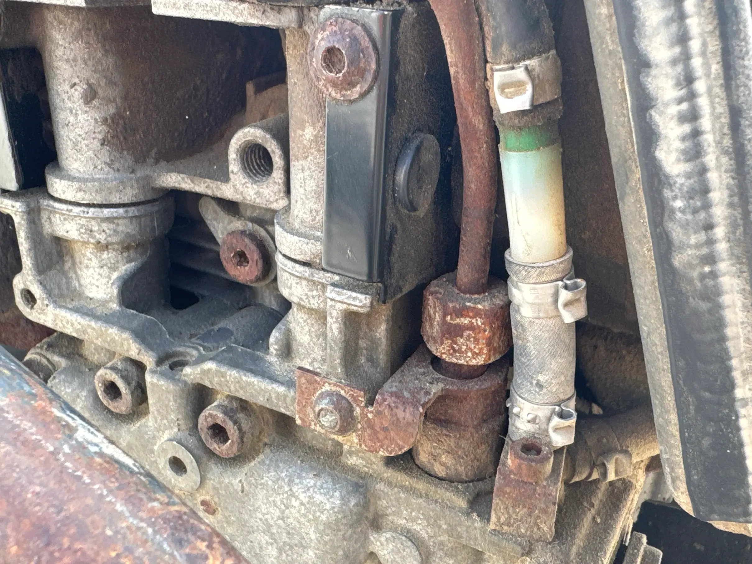 PLC-002-Dynapac-DFP10D-plate-compactor-inspection-engine-fuel-leaks-2