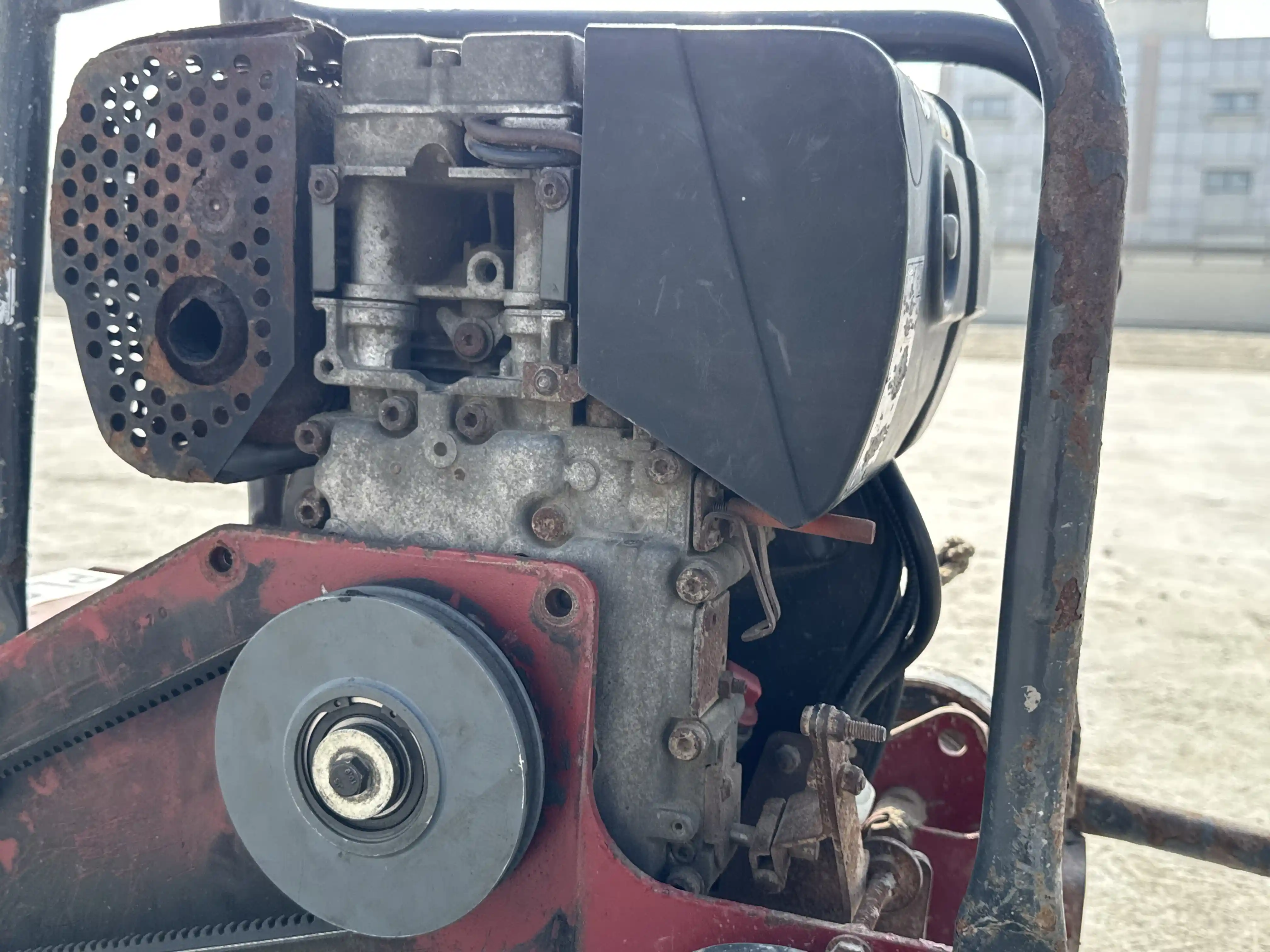 PLC-001-Dynapac-DFP10D-plate-compactor-inspection-engine-engine-oil-leaks-3
