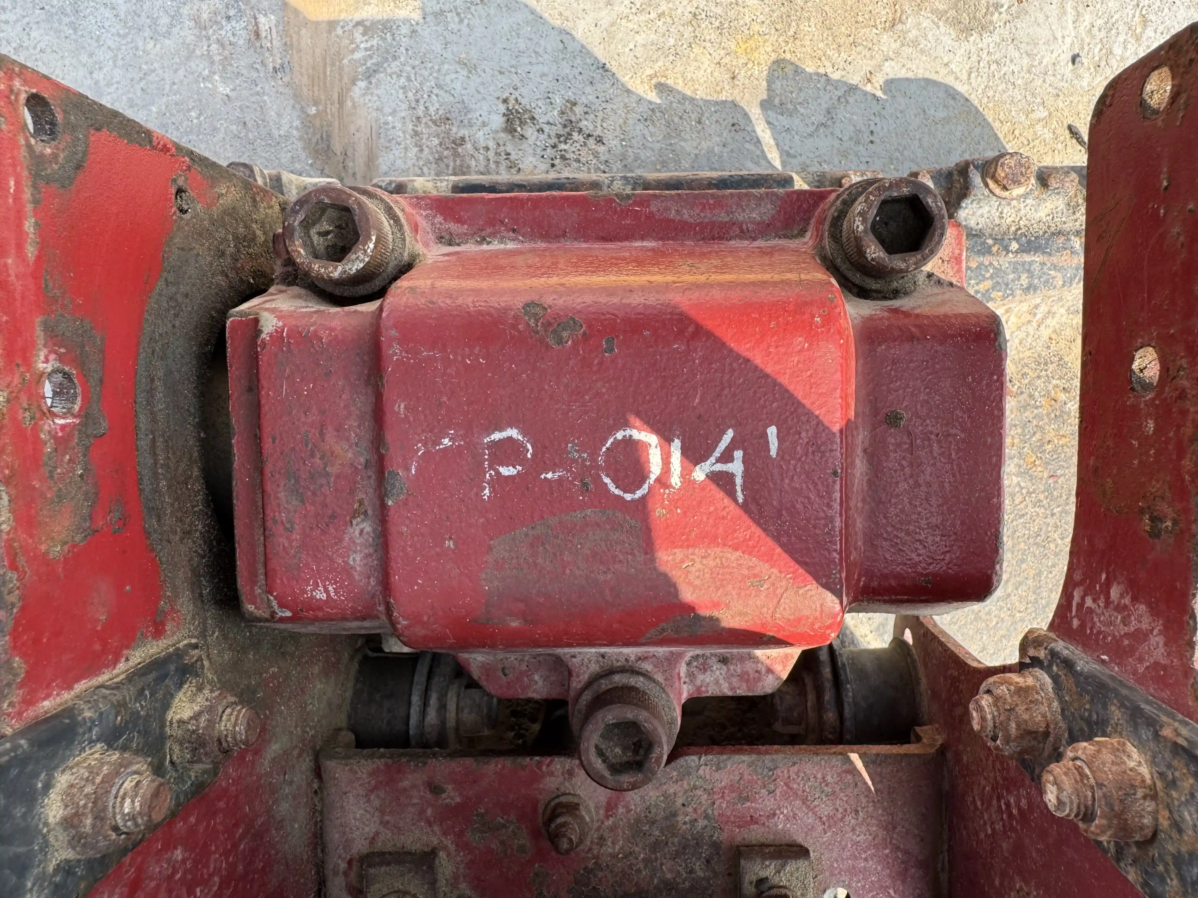 PLC-001-Dynapac-DFP10D-plate-compactor-inspection-vibration-component-vibrator-4