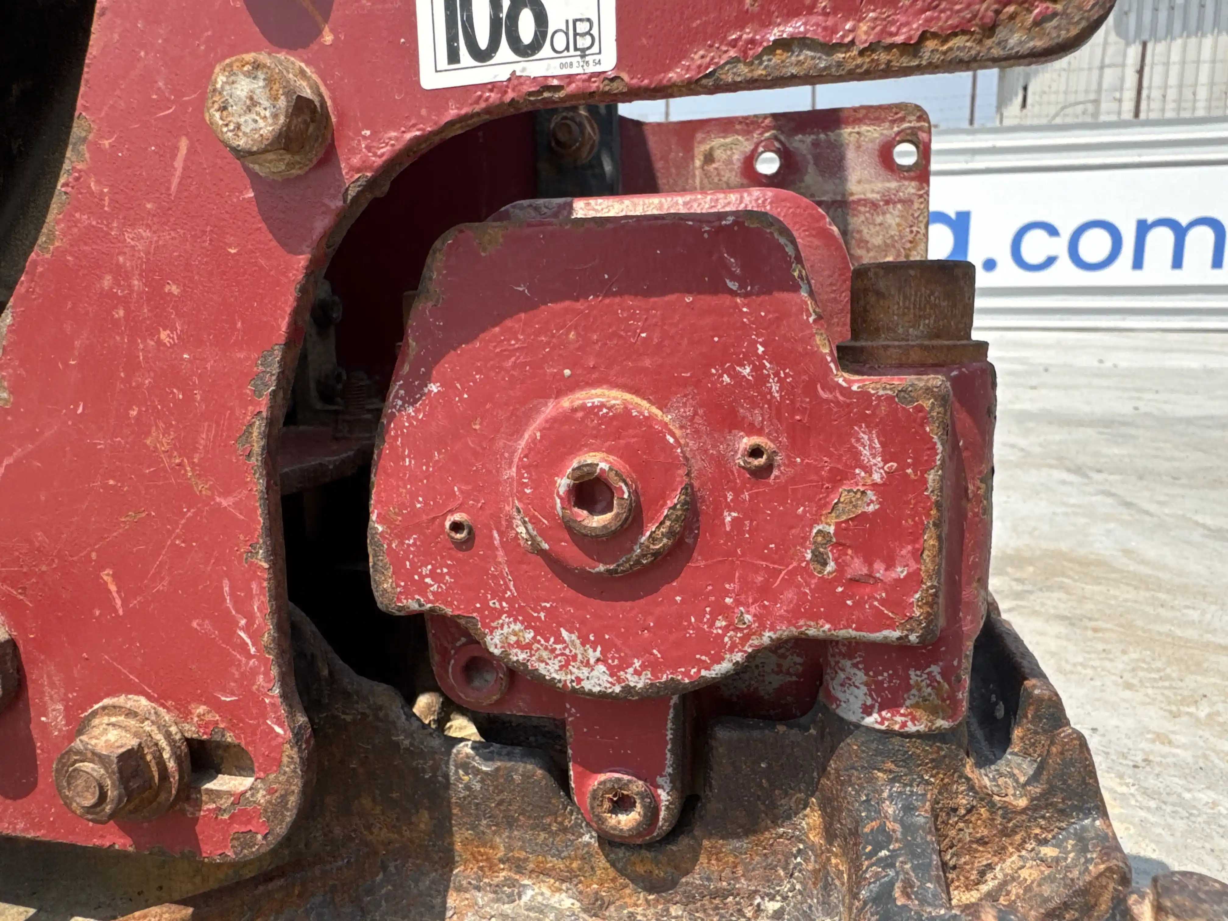 PLC-002-Dynapac-DFP10D-plate-compactor-inspection-vibration-component-vibrator-1