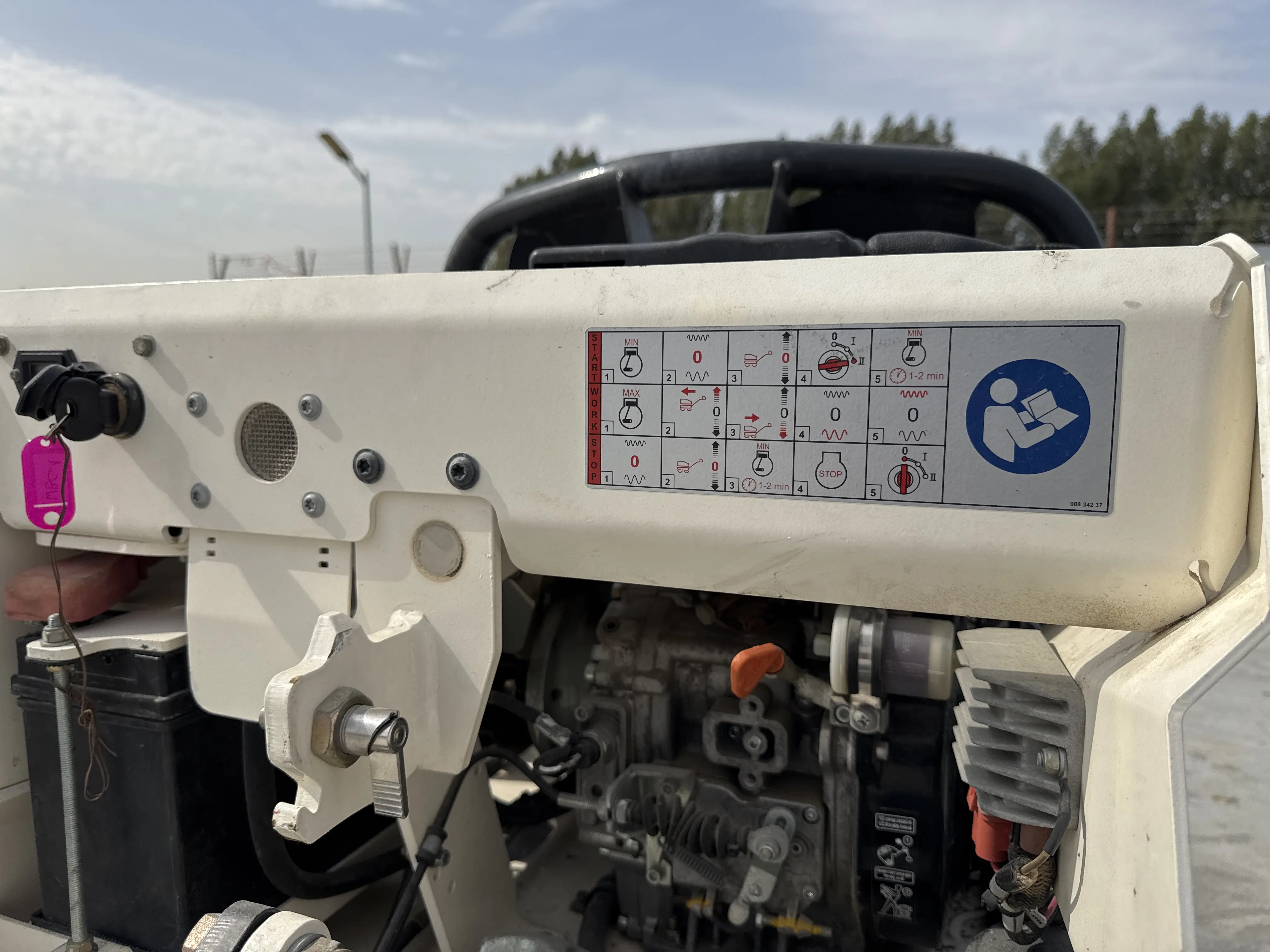 WBC-001-Dynapac-DTR75D-walk-behind-compactor-inspection-structure-sheet-metal-fiberglass-1