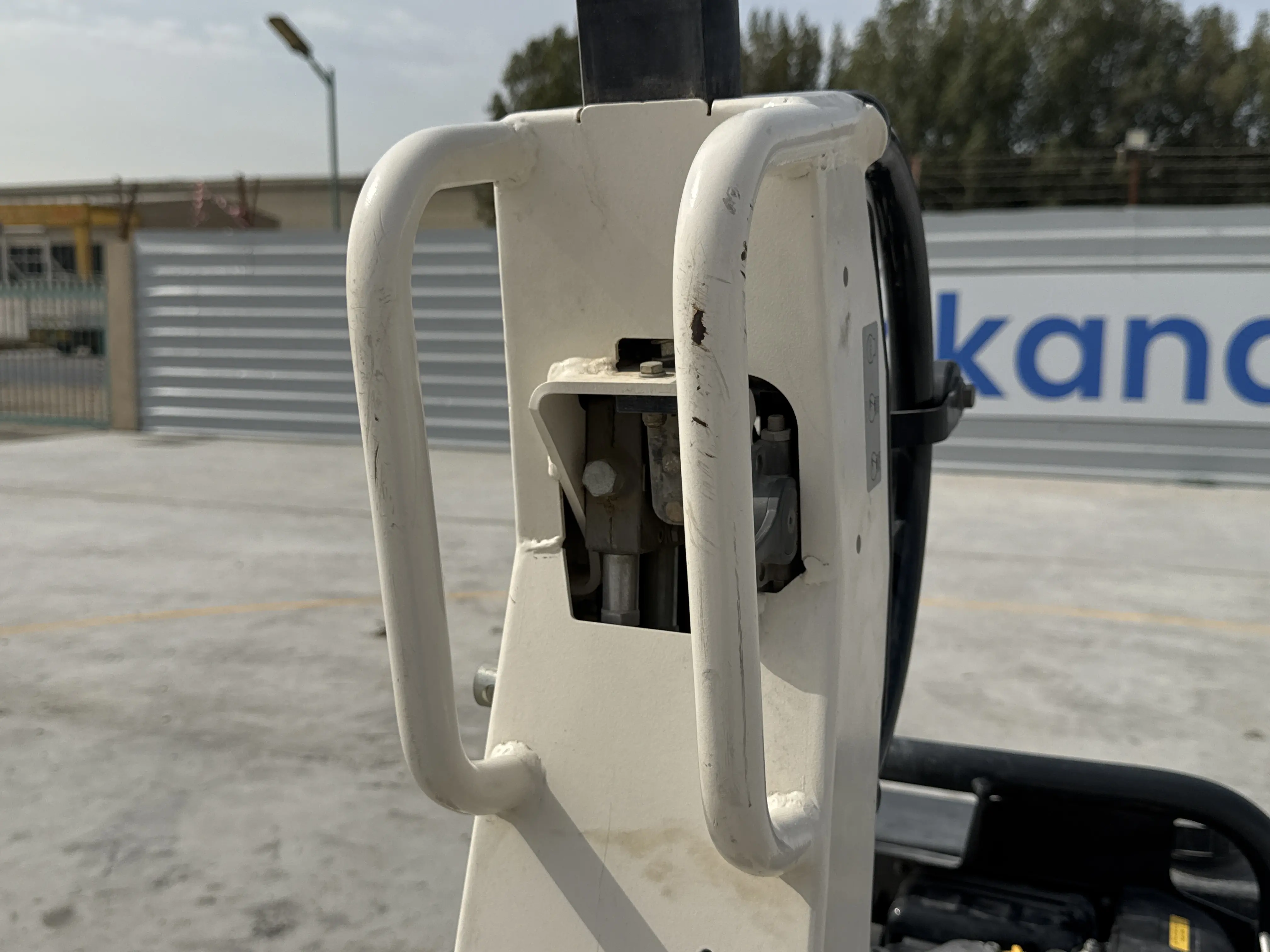 WBC-001-Dynapac-DTR75D-walk-behind-compactor-inspection-structure-handrails-1