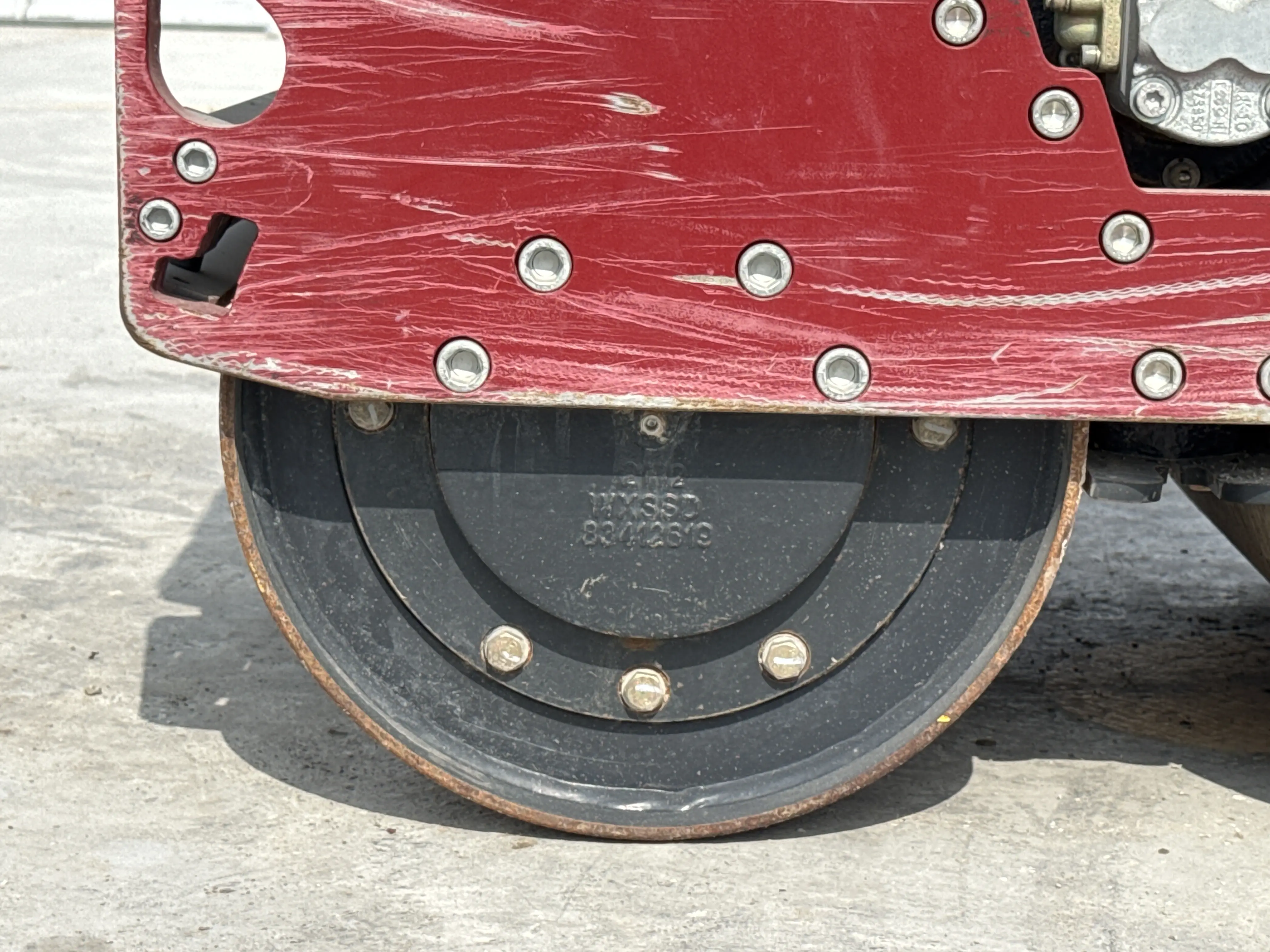 WBC-001-Dynapac-DTR75D-walk-behind-compactor-inspection-structure-front-drum-2