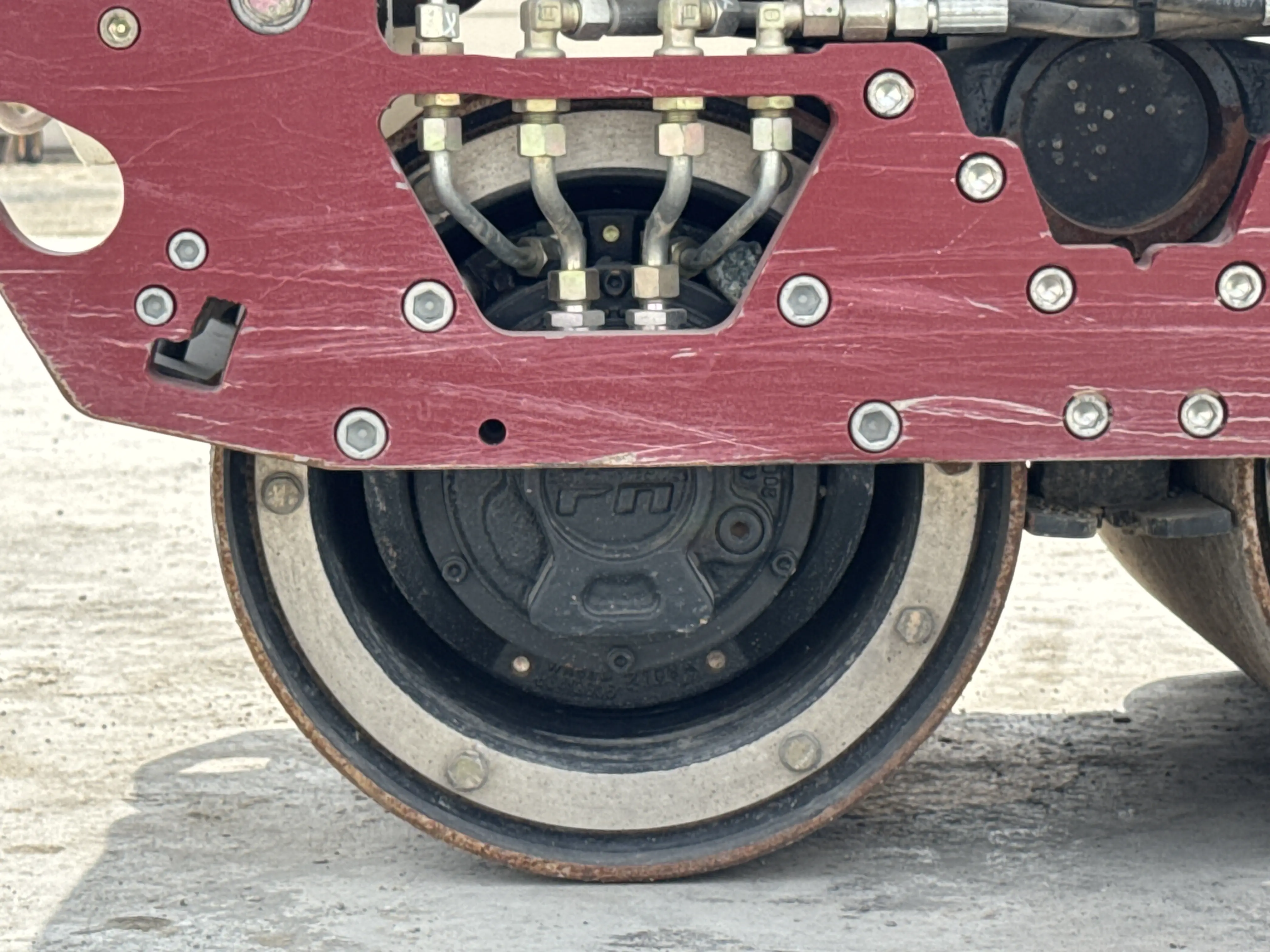 WBC-001-Dynapac-DTR75D-walk-behind-compactor-inspection-structure-rear-drum-1
