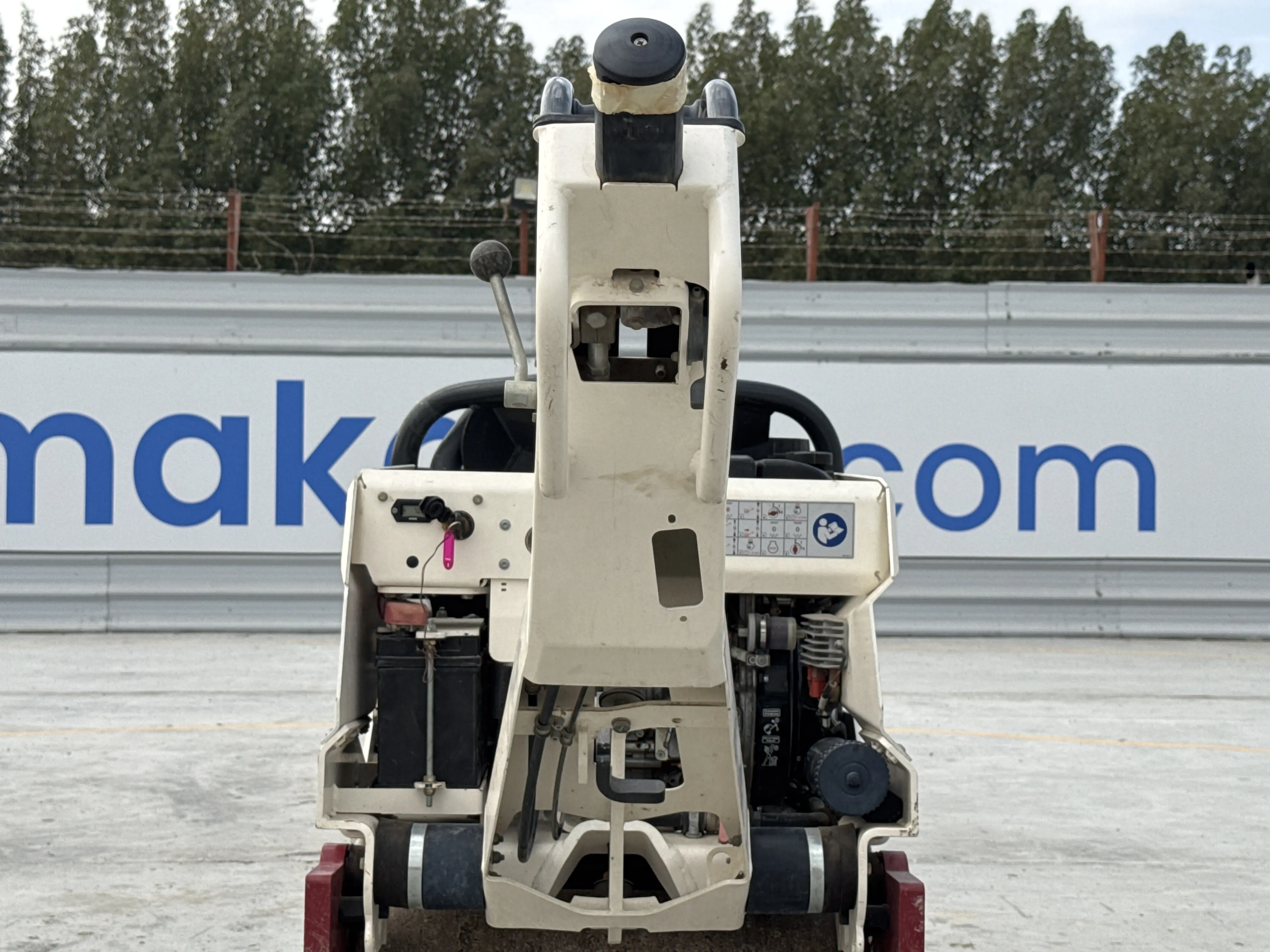 WBC-001-Dynapac-DTR75D-walk-behind-compactor-inspection-structure-steering-rod-1