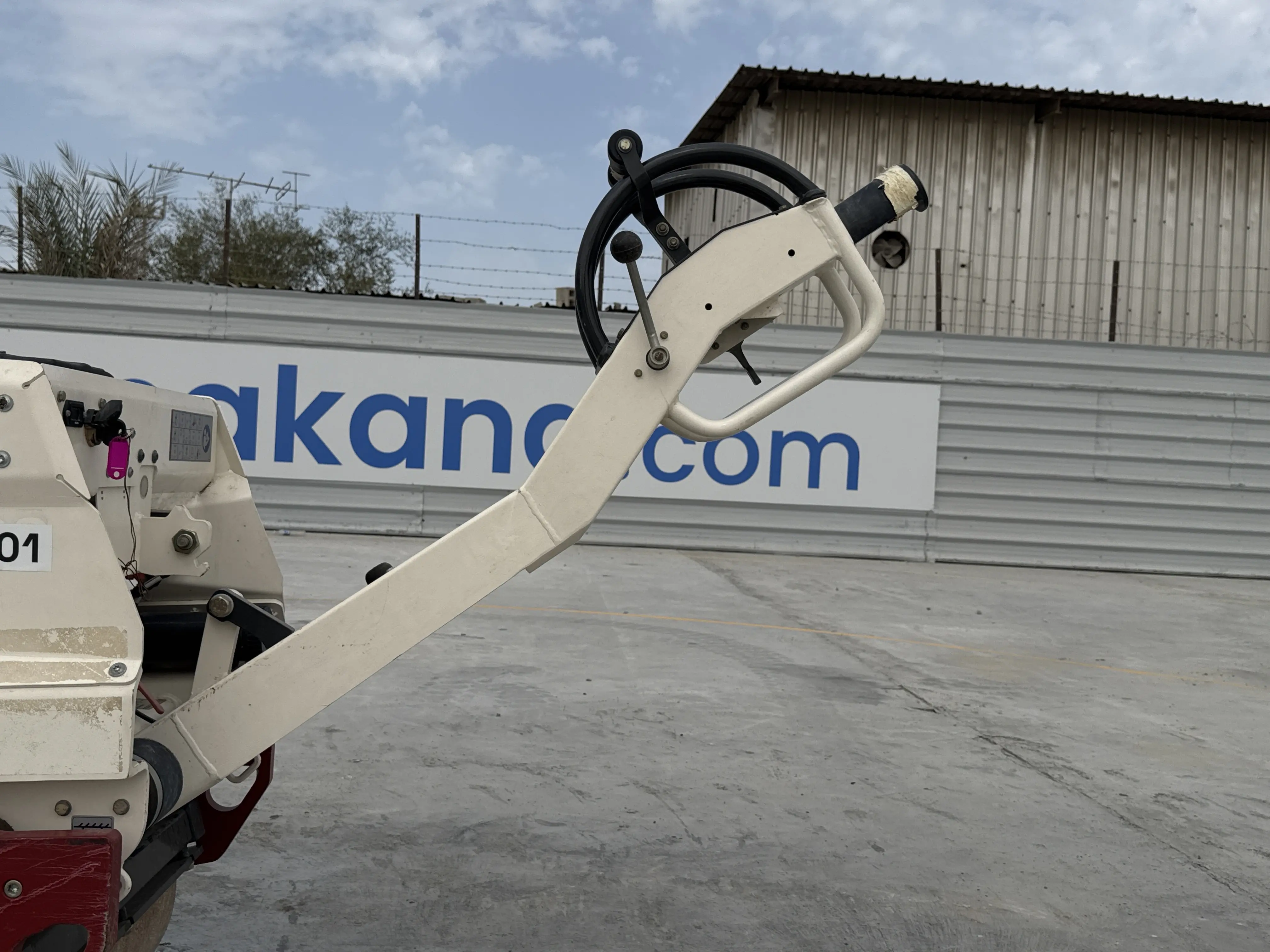 WBC-001-Dynapac-DTR75D-walk-behind-compactor-inspection-structure-steering-rod-2