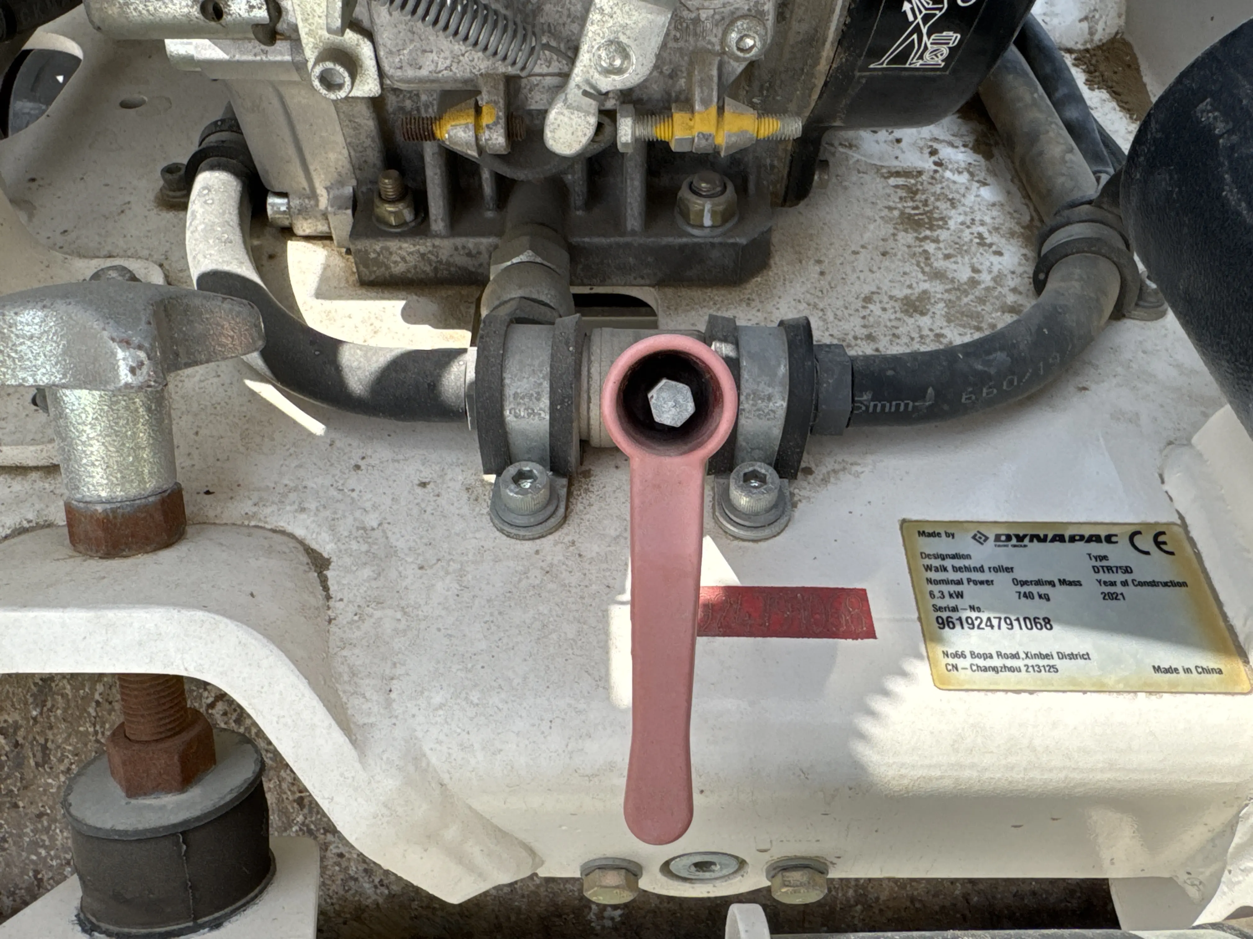 WBC-001-Dynapac-DTR75D-walk-behind-compactor-inspection-structure-water-spraying-system-3