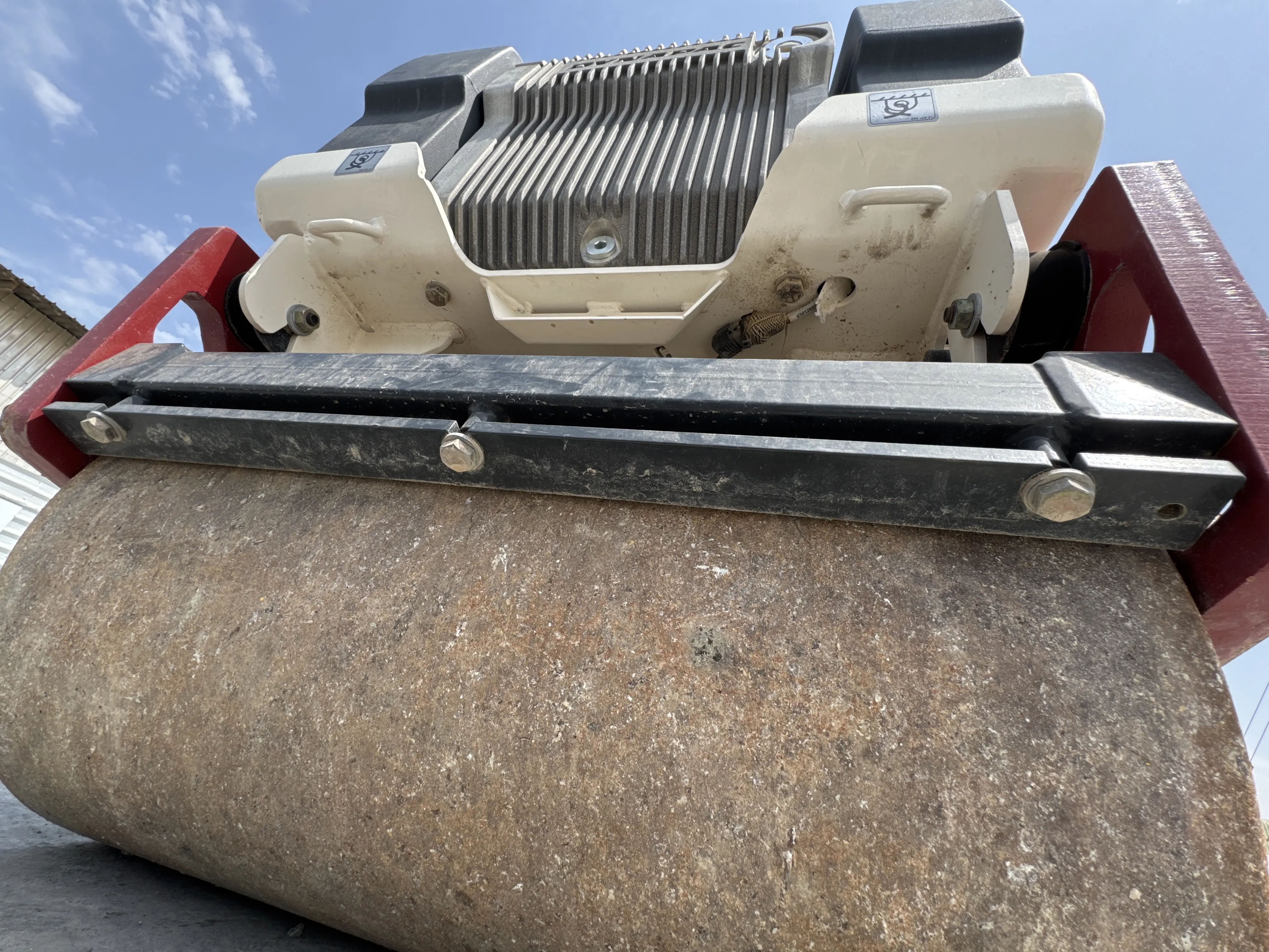 WBC-001-Dynapac-DTR75D-walk-behind-compactor-inspection-structure-front-scrapers-2