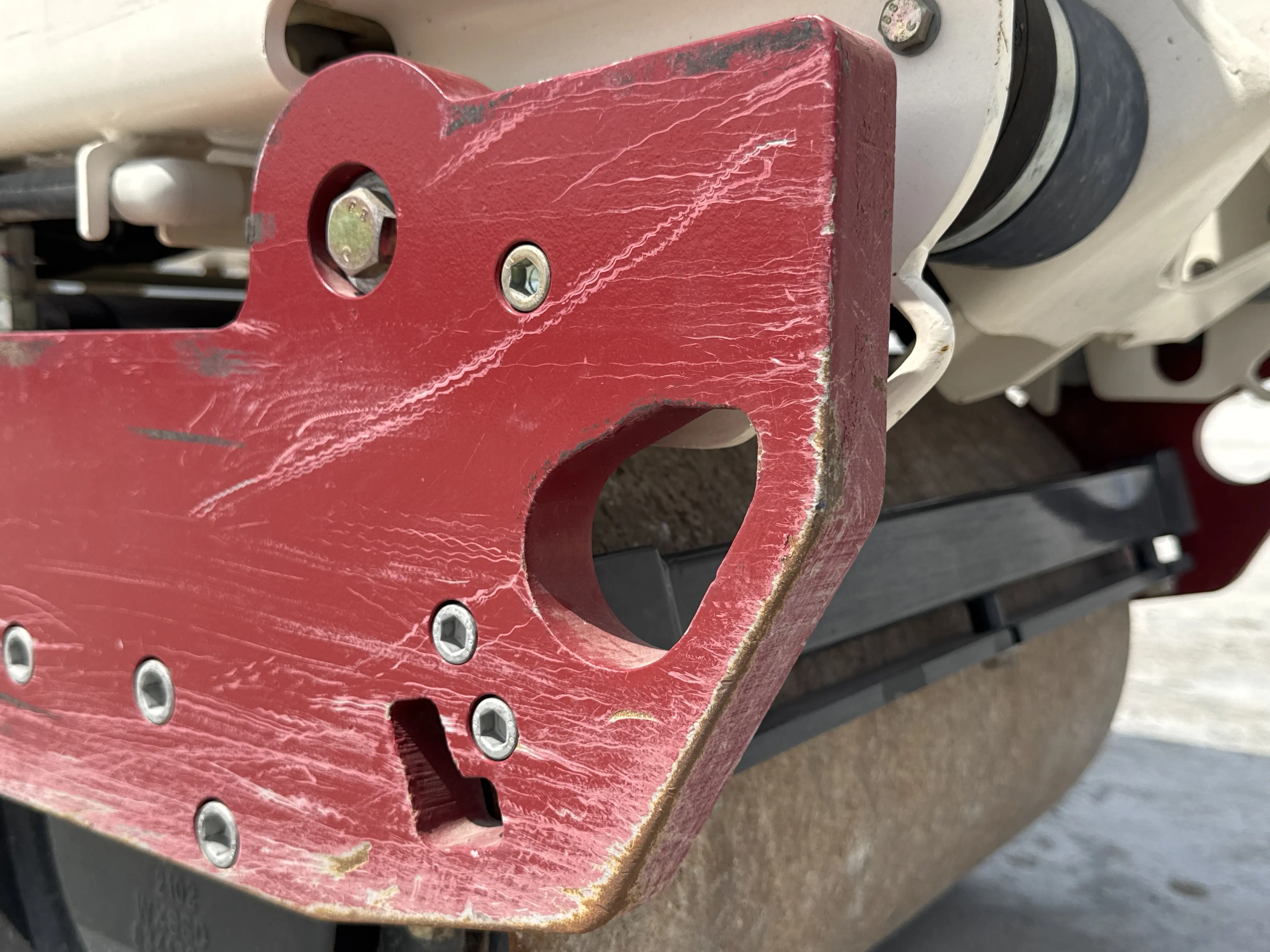 WBC-001-Dynapac-DTR75D-walk-behind-compactor-inspection-structure-left-hand-side-plate-2