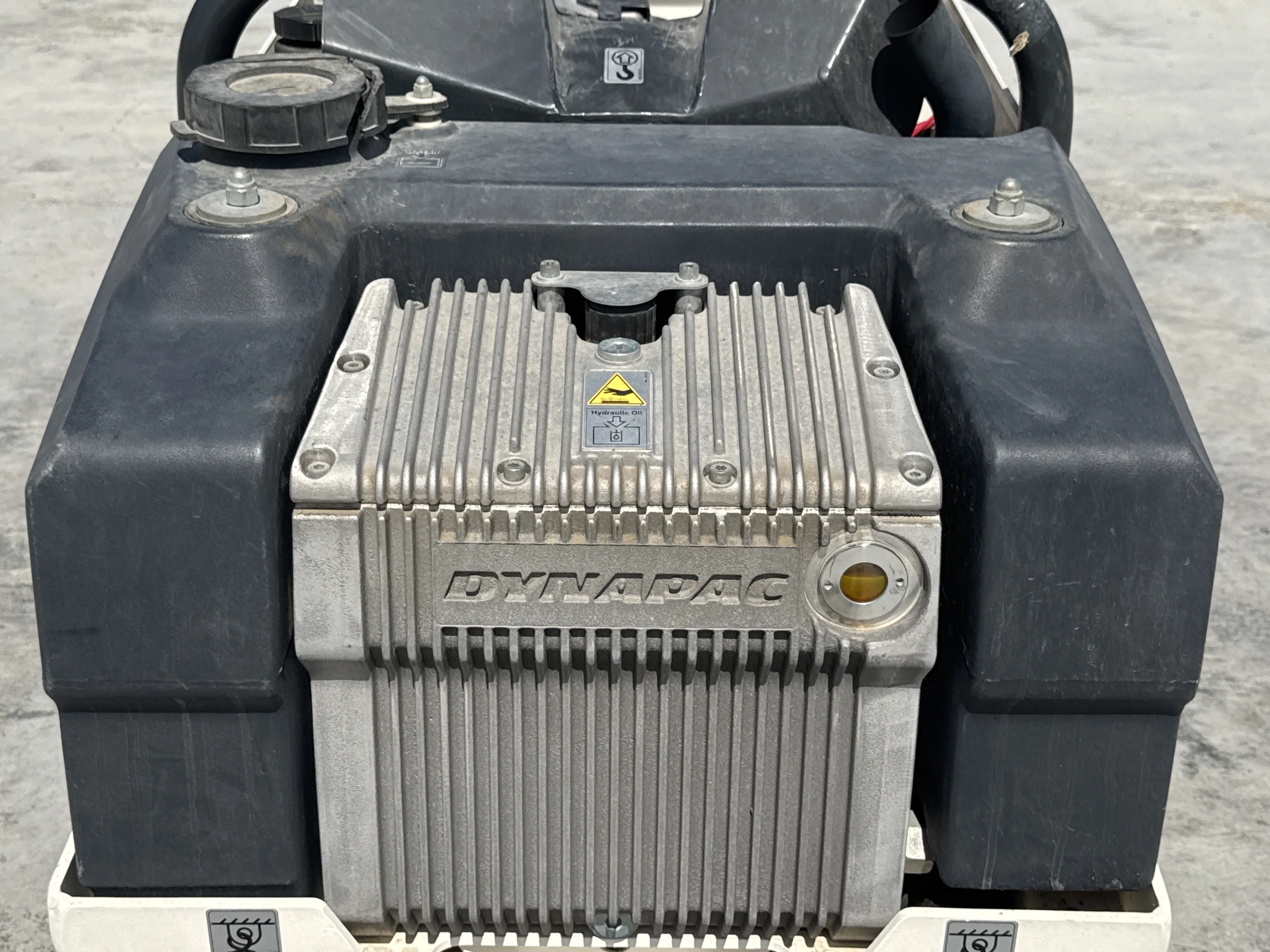 WBC-001-Dynapac-DTR75D-walk-behind-compactor-inspection-structure-water-tank-2