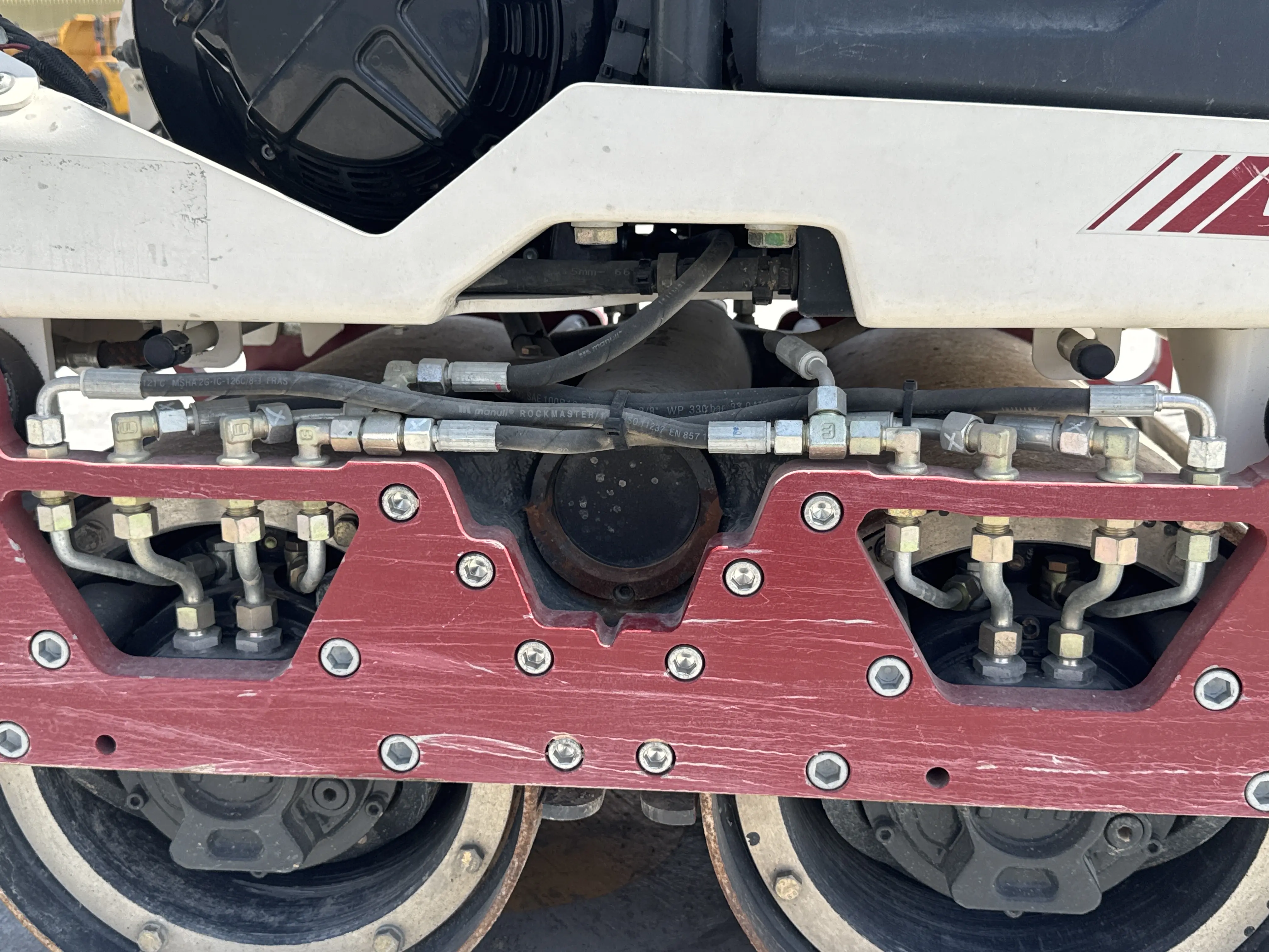 WBC-001-Dynapac-DTR75D-walk-behind-compactor-inspection-hydraulics-hydraulic-hoses-and-lines-2
