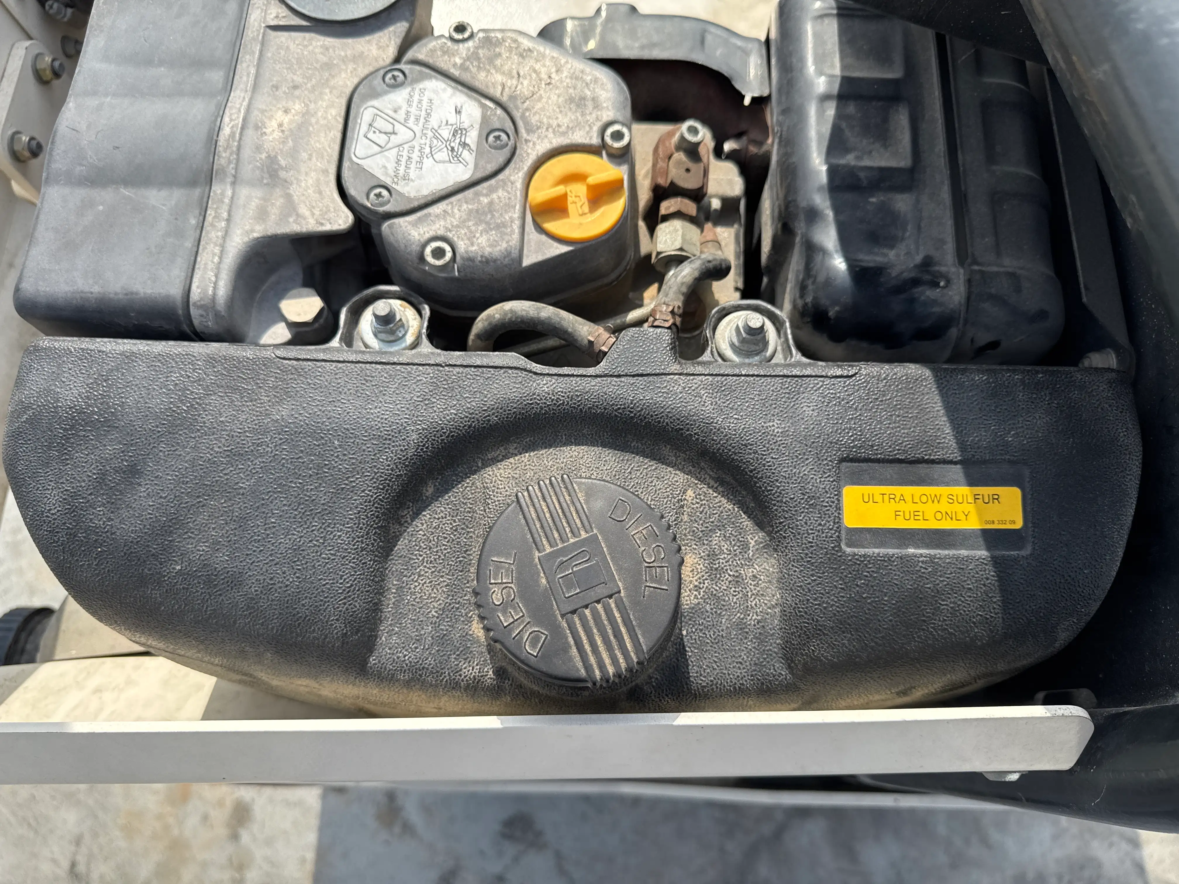 WBC-001-Dynapac-DTR75D-walk-behind-compactor-inspection-engine-fuel-tank-1