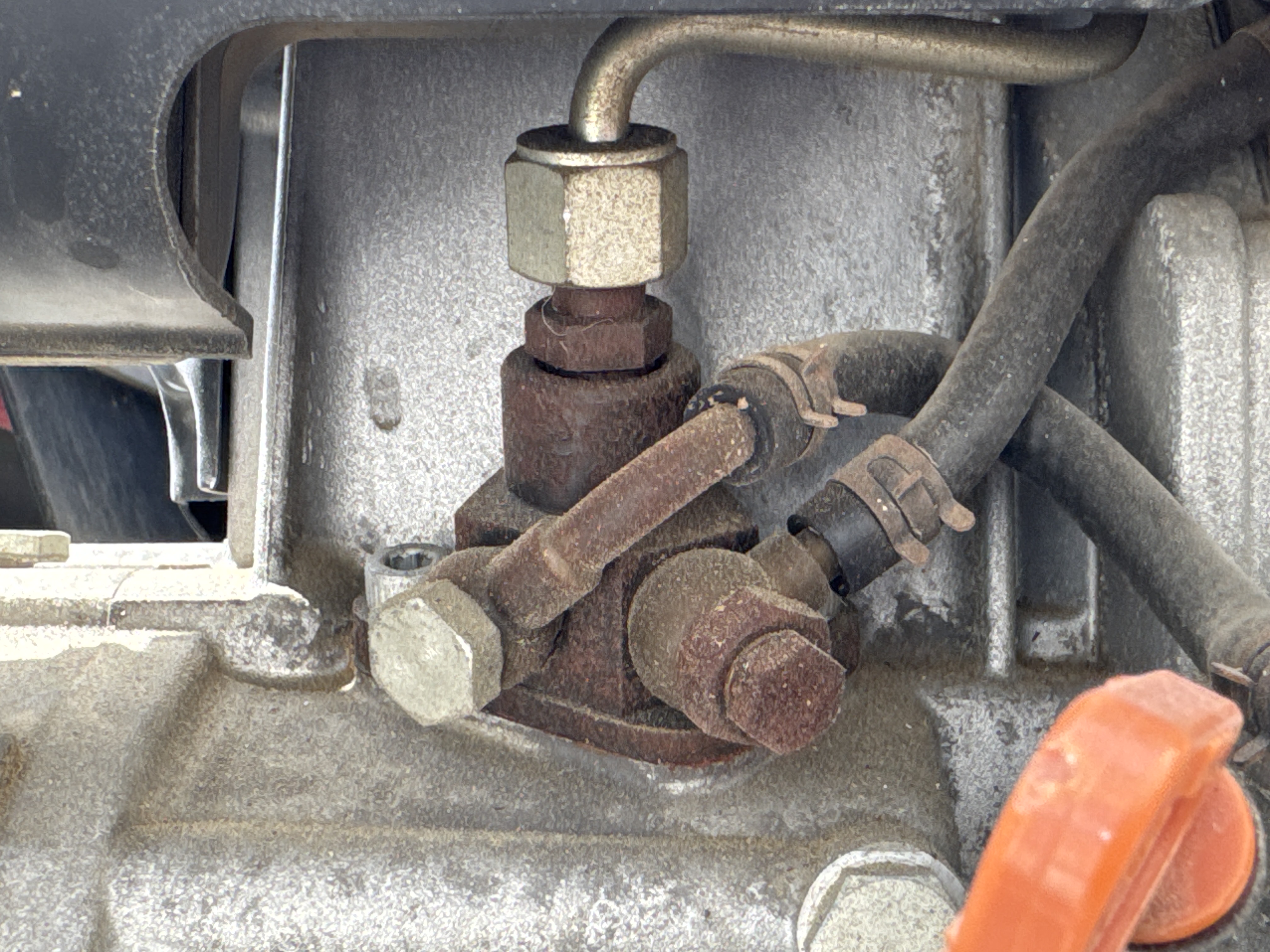 WBC-001-Dynapac-DTR75D-walk-behind-compactor-inspection-engine-fuel-leaks-2