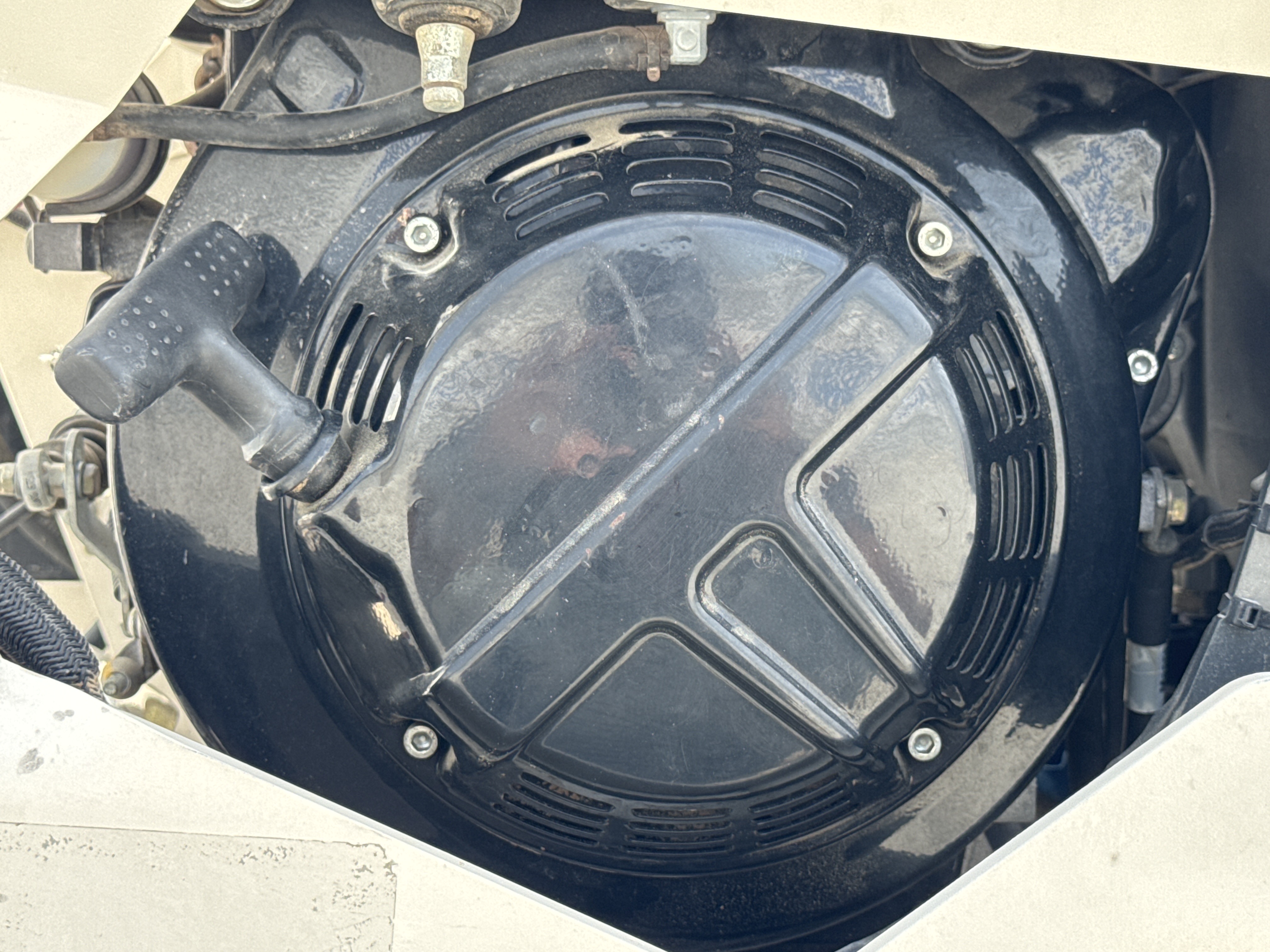 WBC-001-Dynapac-DTR75D-walk-behind-compactor-inspection-engine-engine-oil-leaks-1