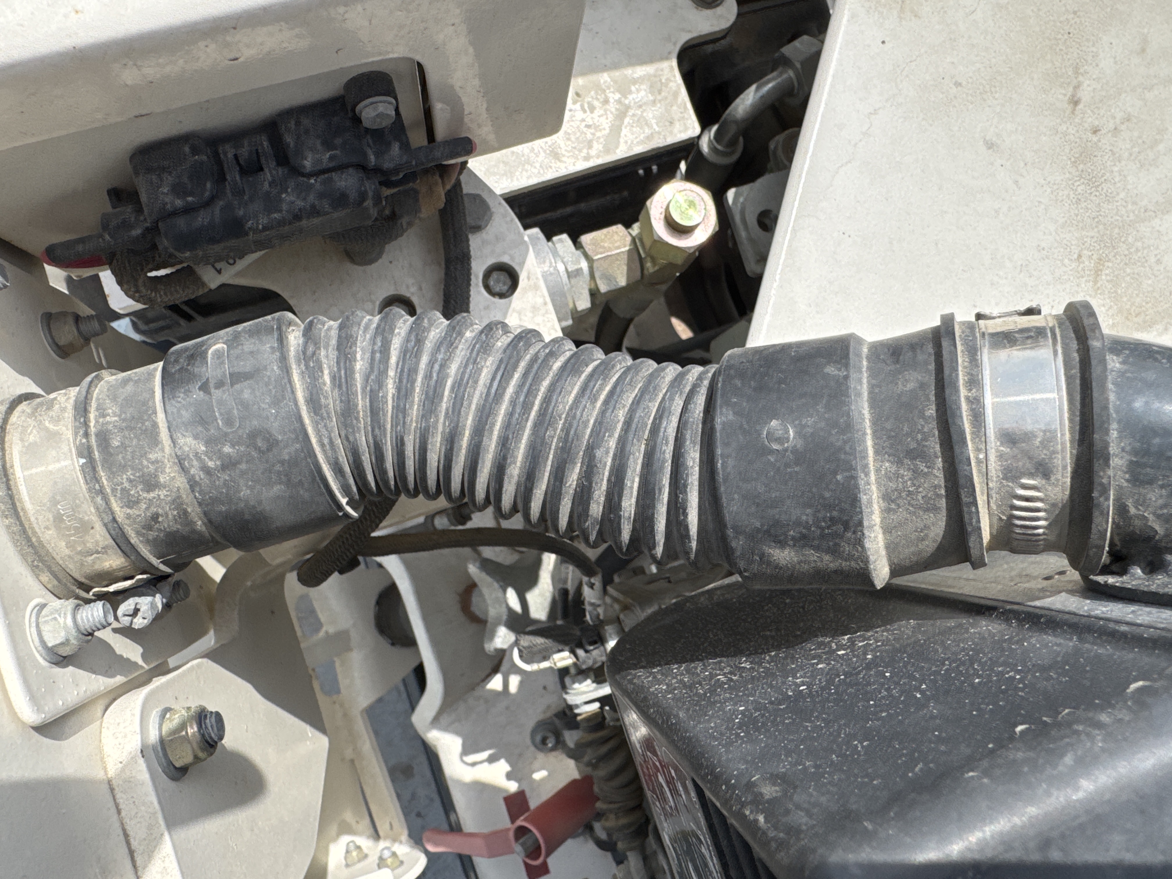 WBC-001-Dynapac-DTR75D-walk-behind-compactor-inspection-engine-hoses-1