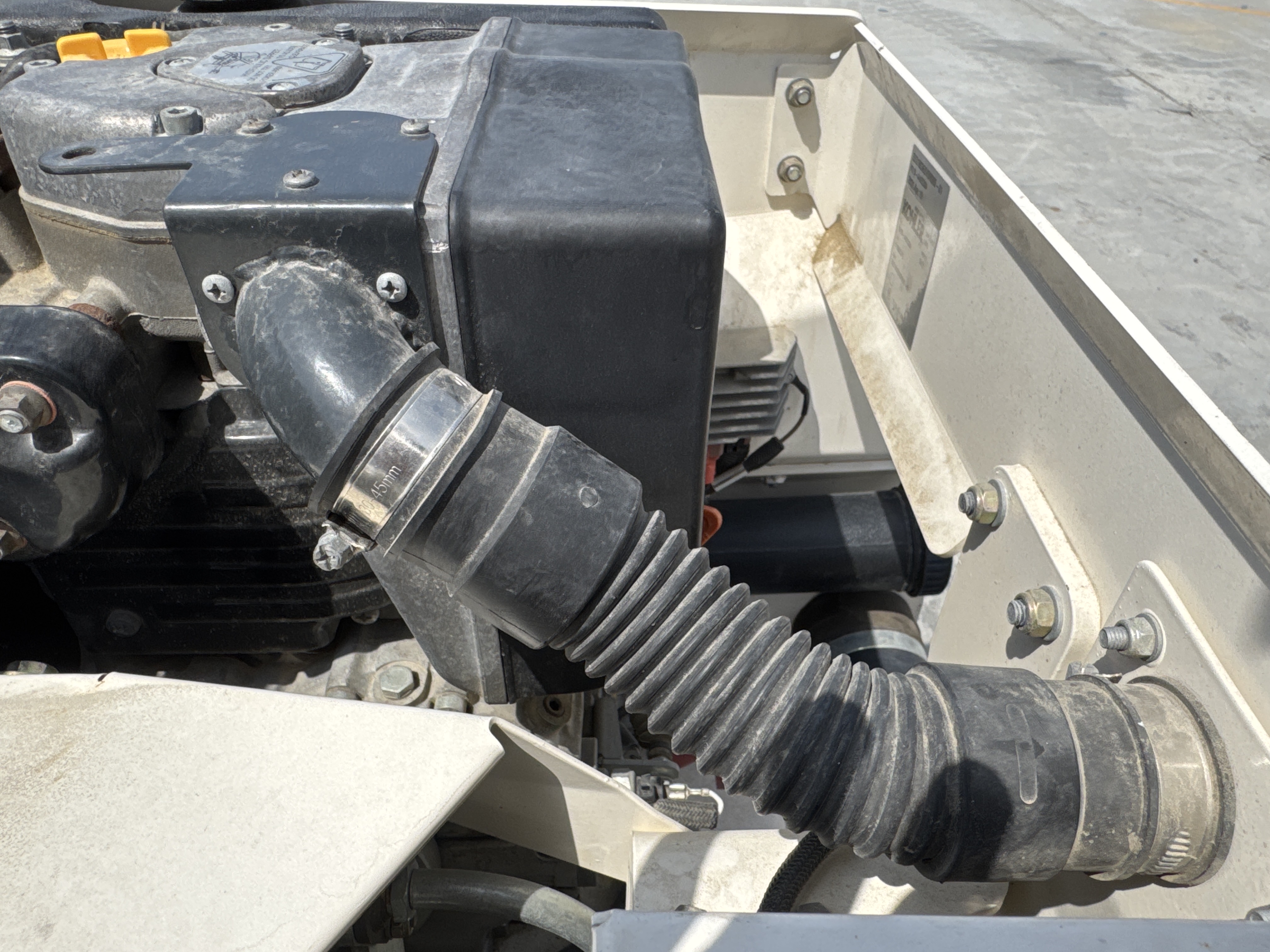 WBC-001-Dynapac-DTR75D-walk-behind-compactor-inspection-engine-air-intake-system-1