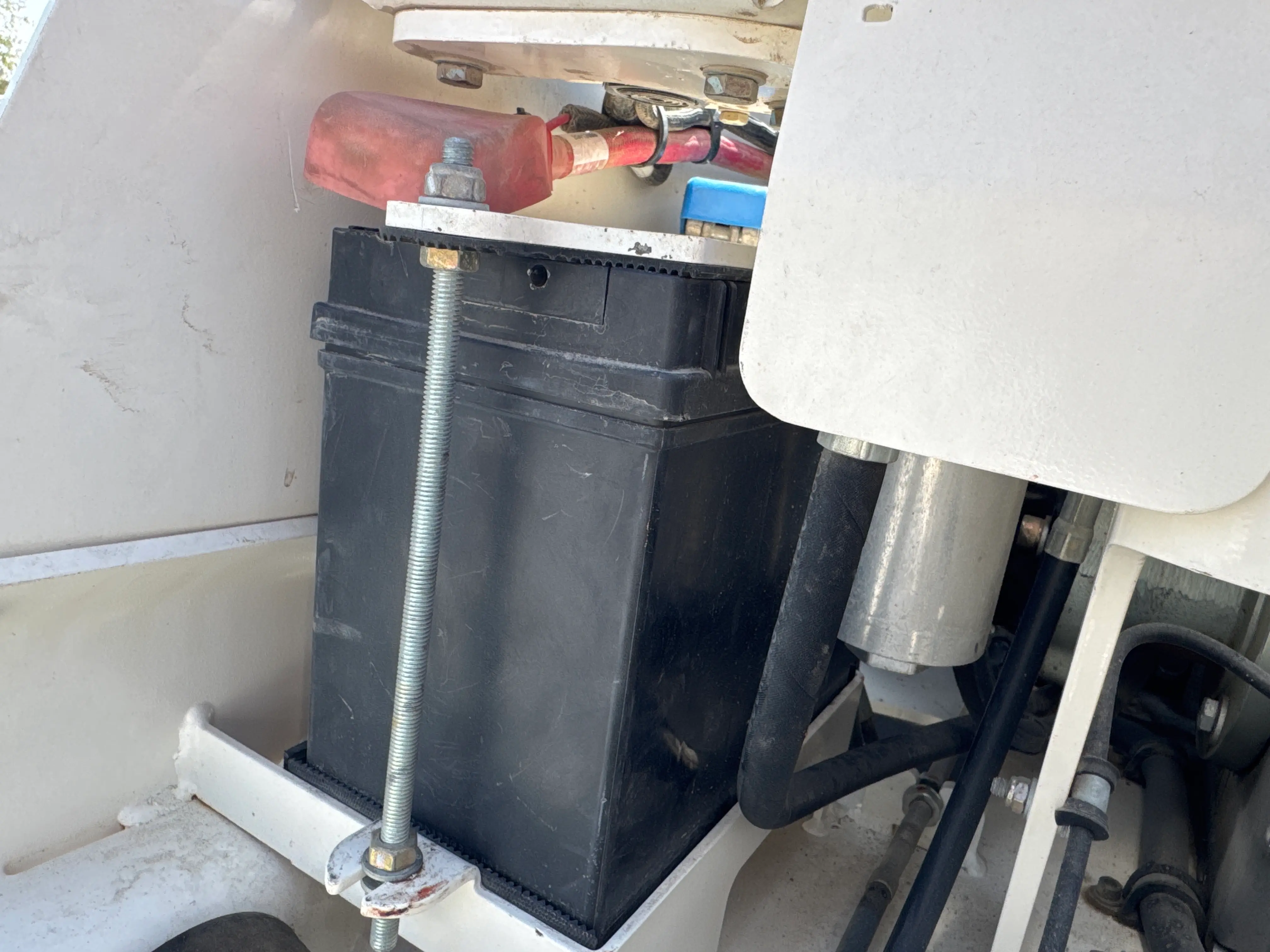 WBC-001-Dynapac-DTR75D-walk-behind-compactor-inspection-electronics-battery-1