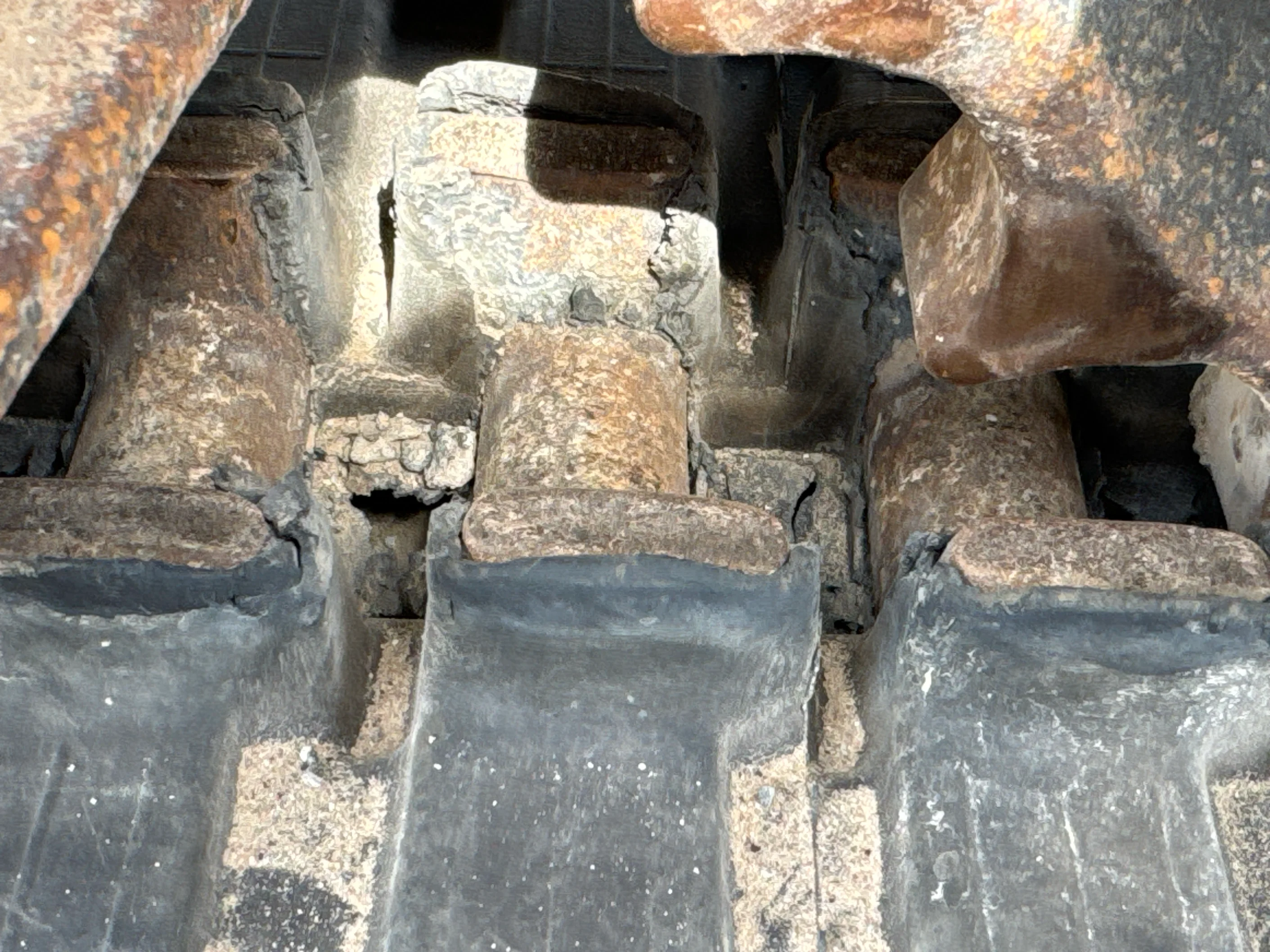 MNX-004-Cat-303E-mini-excavator-inspection-undercarriage-left-track-chain-2