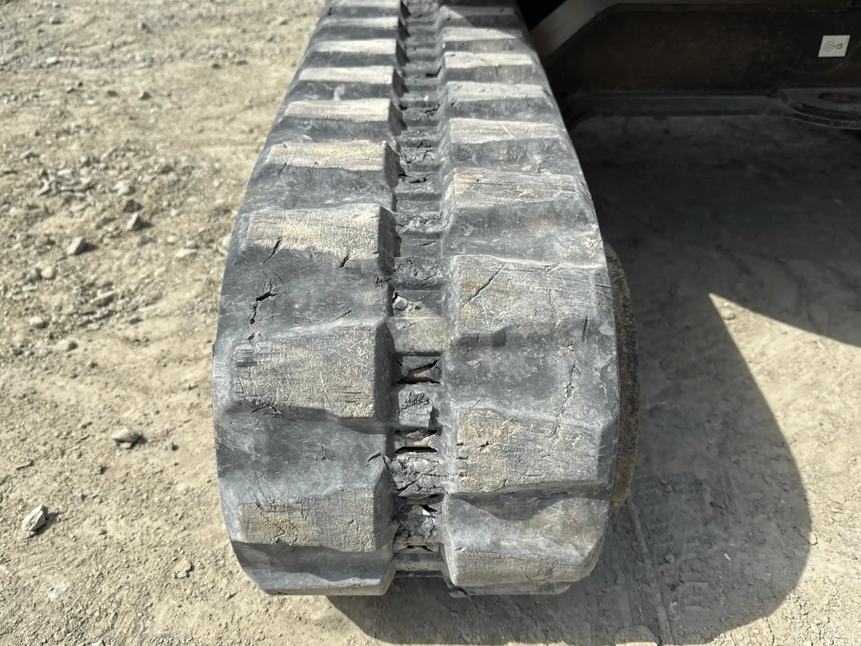 MNX-004-Cat-303E-mini-excavator-inspection-undercarriage-left-track-chain-3