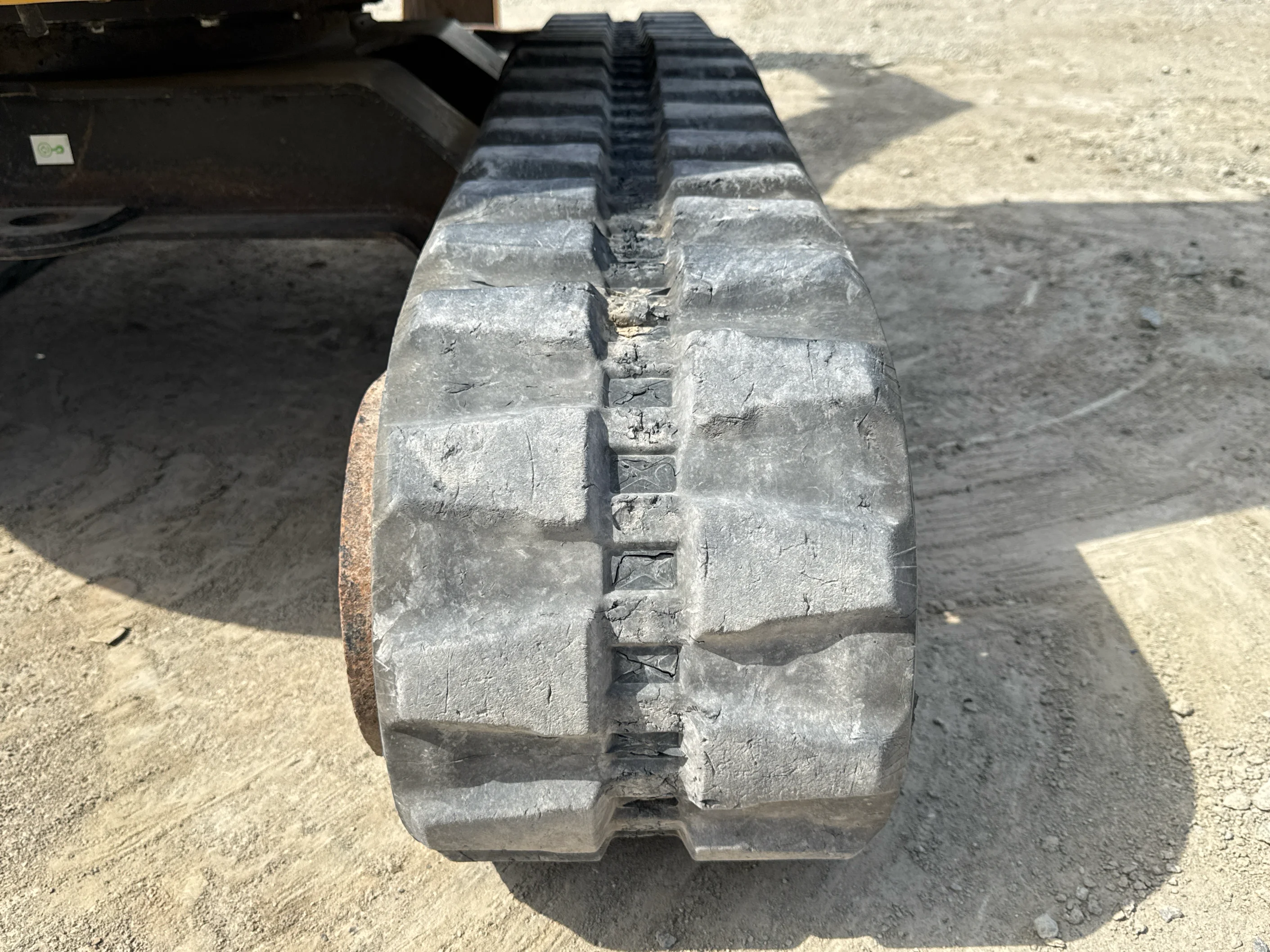 MNX-004-Cat-303E-mini-excavator-inspection-undercarriage-right-track-chain-3