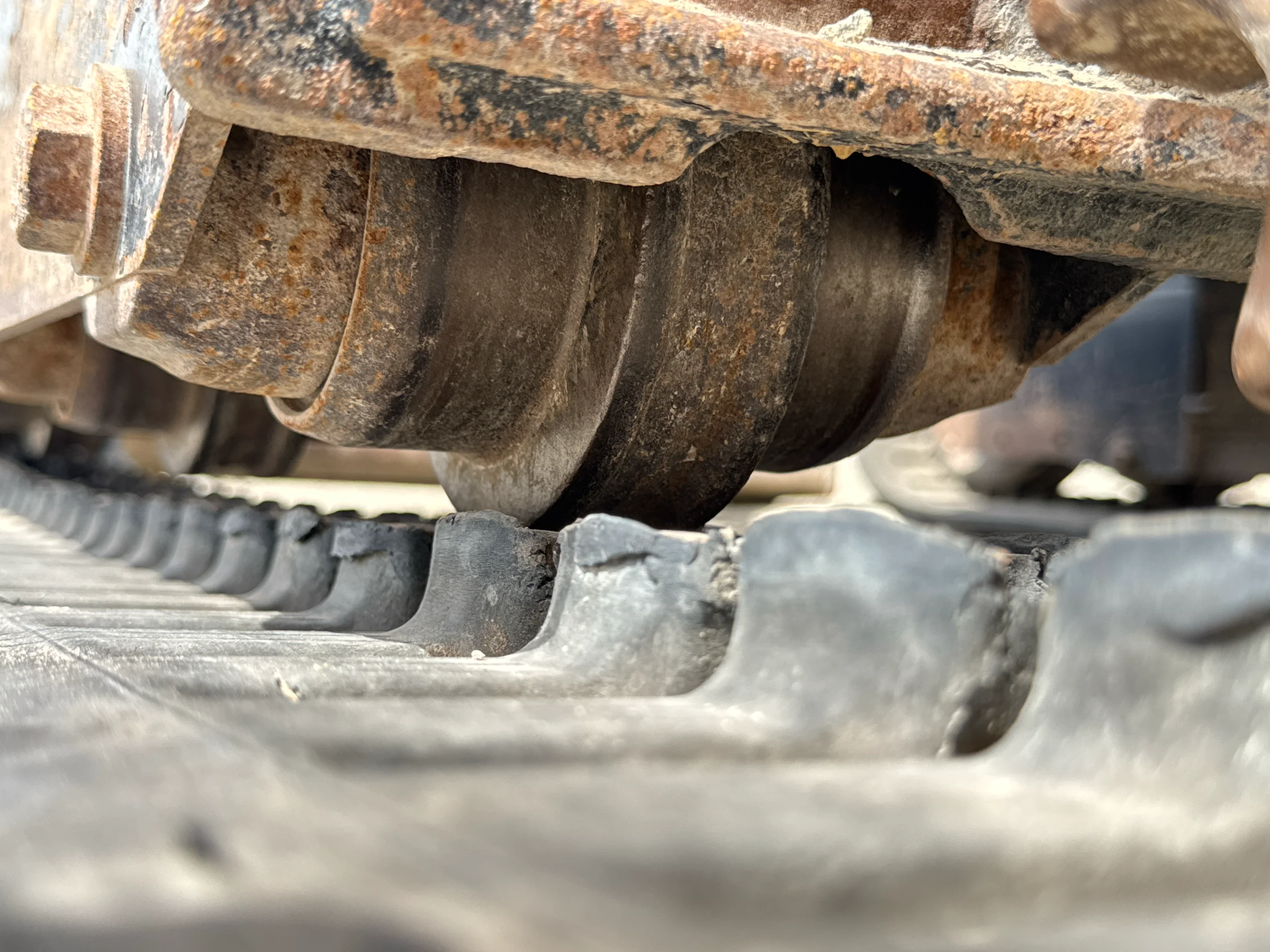 MNX-004-Cat-303E-mini-excavator-inspection-undercarriage-left-track-rollers-5