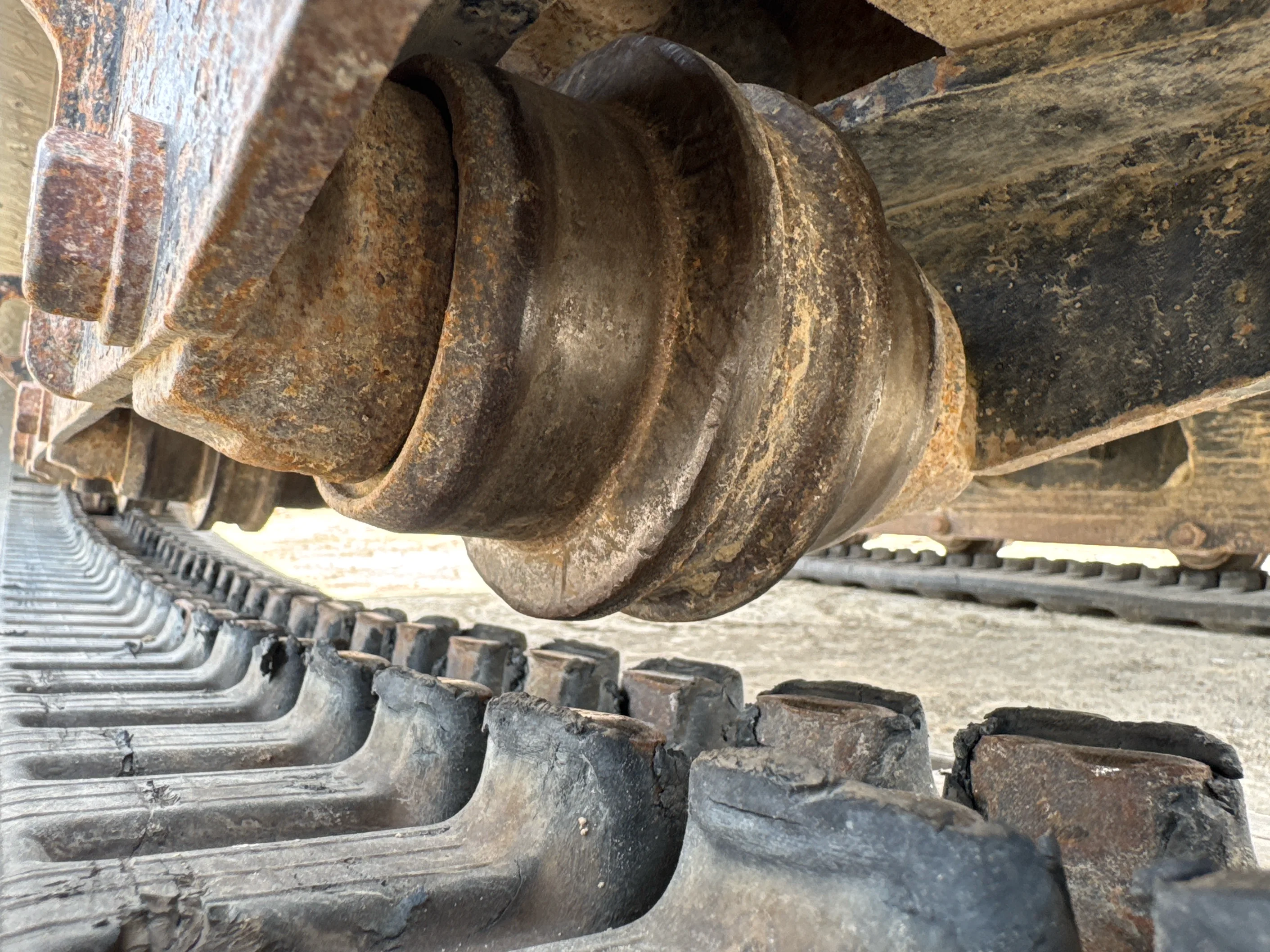 MNX-004-Cat-303E-mini-excavator-inspection-undercarriage-right-track-tensioner-3