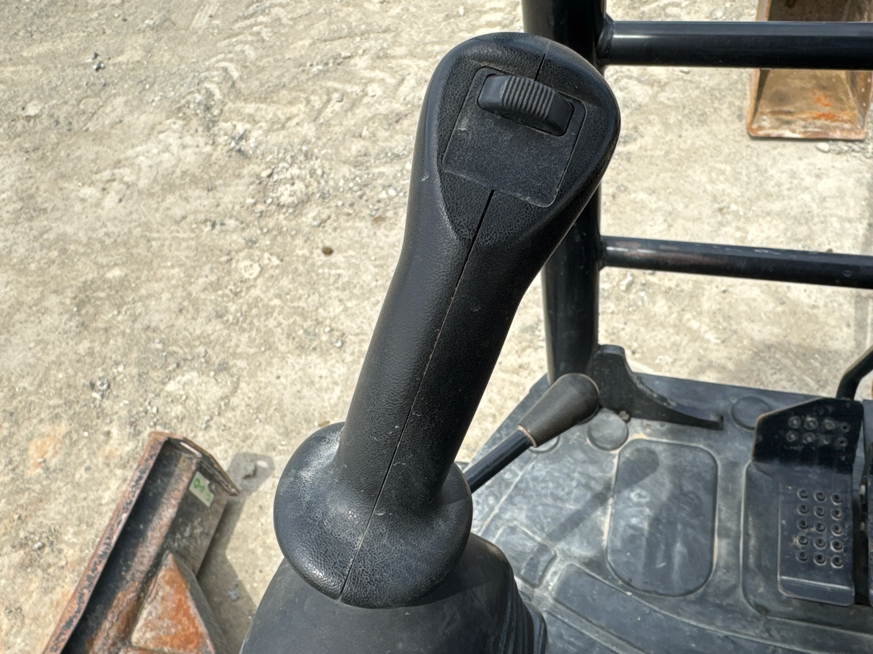 MNX-004-Cat-303E-mini-excavator-inspection-cabin-joysticks-1