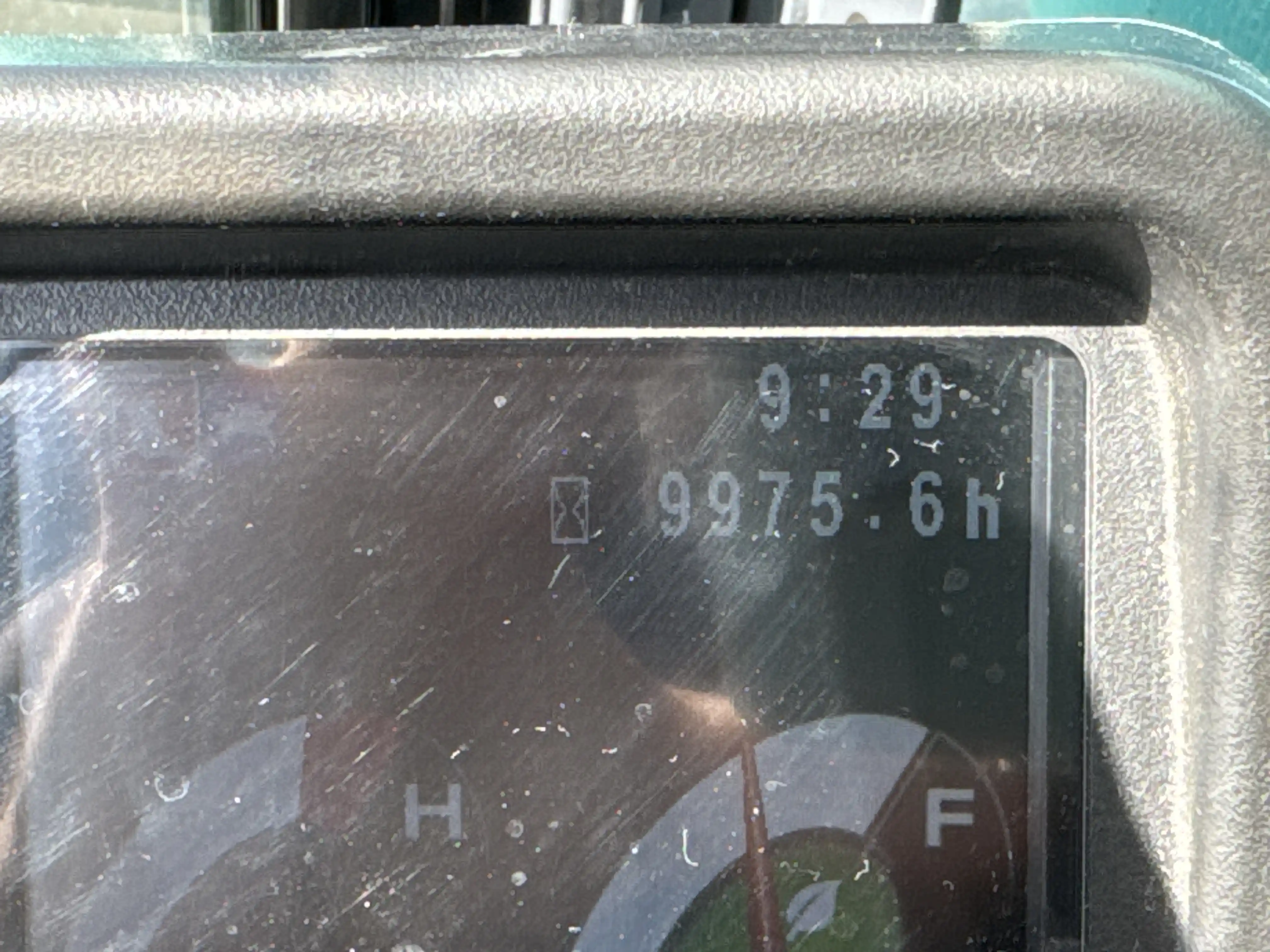MDX-003-Kobelco-SK350LC-10-medium-excavator-inspection-general-hour-meter
