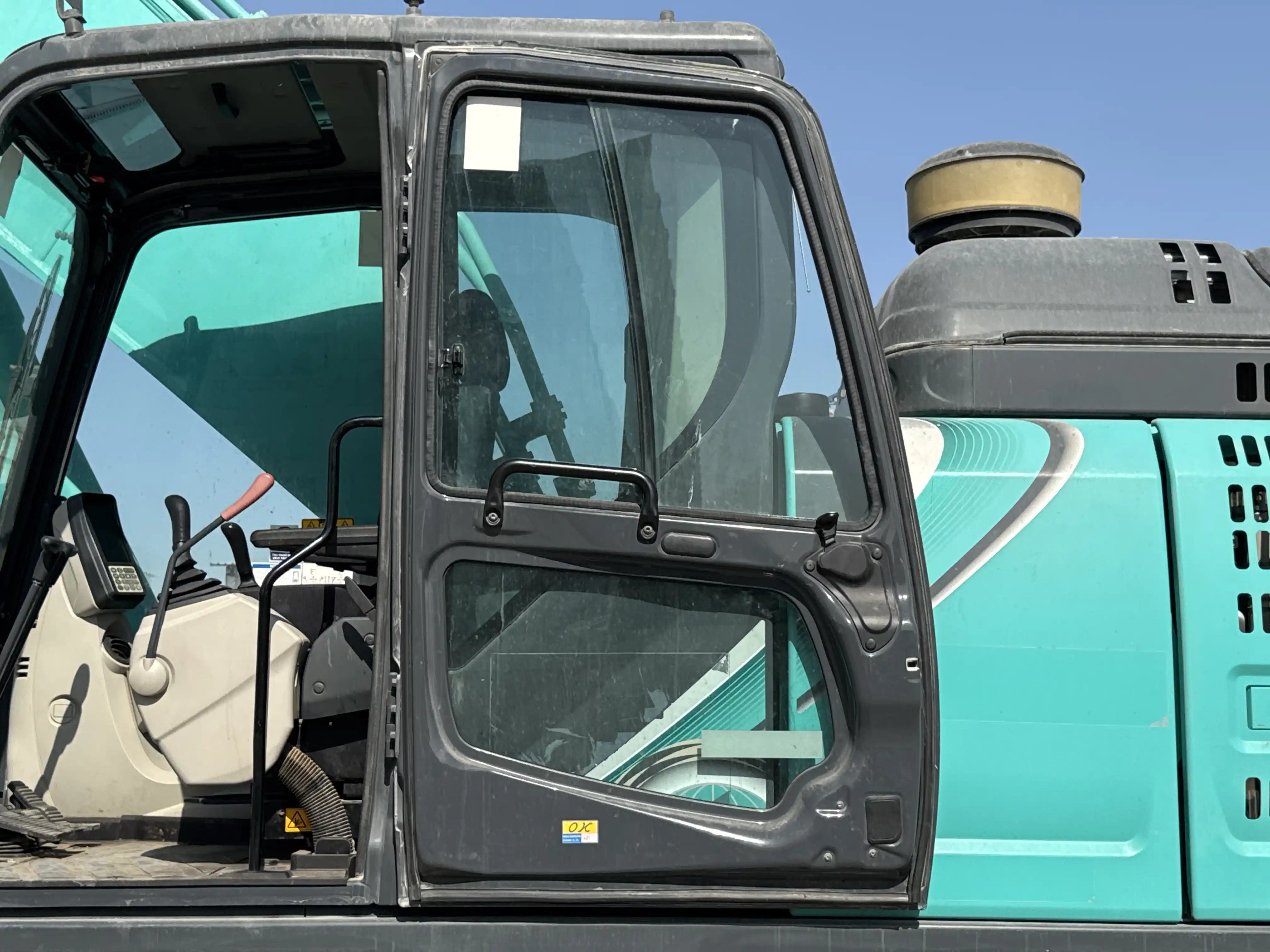 MDX-003-Kobelco-SK350LC-10-medium-excavator-inspection-structure-doors-2