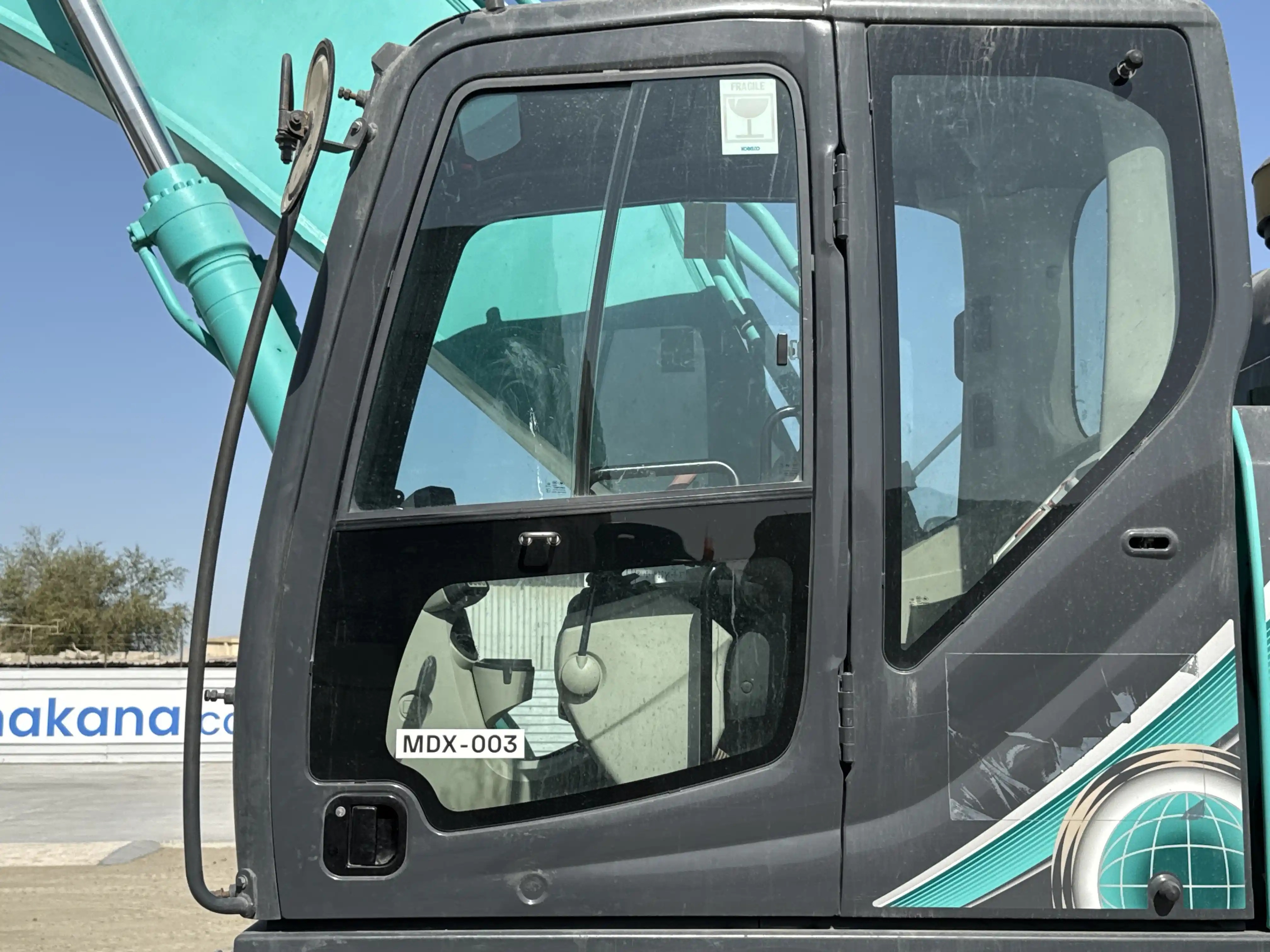 MDX-003-Kobelco-SK350LC-10-medium-excavator-inspection-structure-doors-3