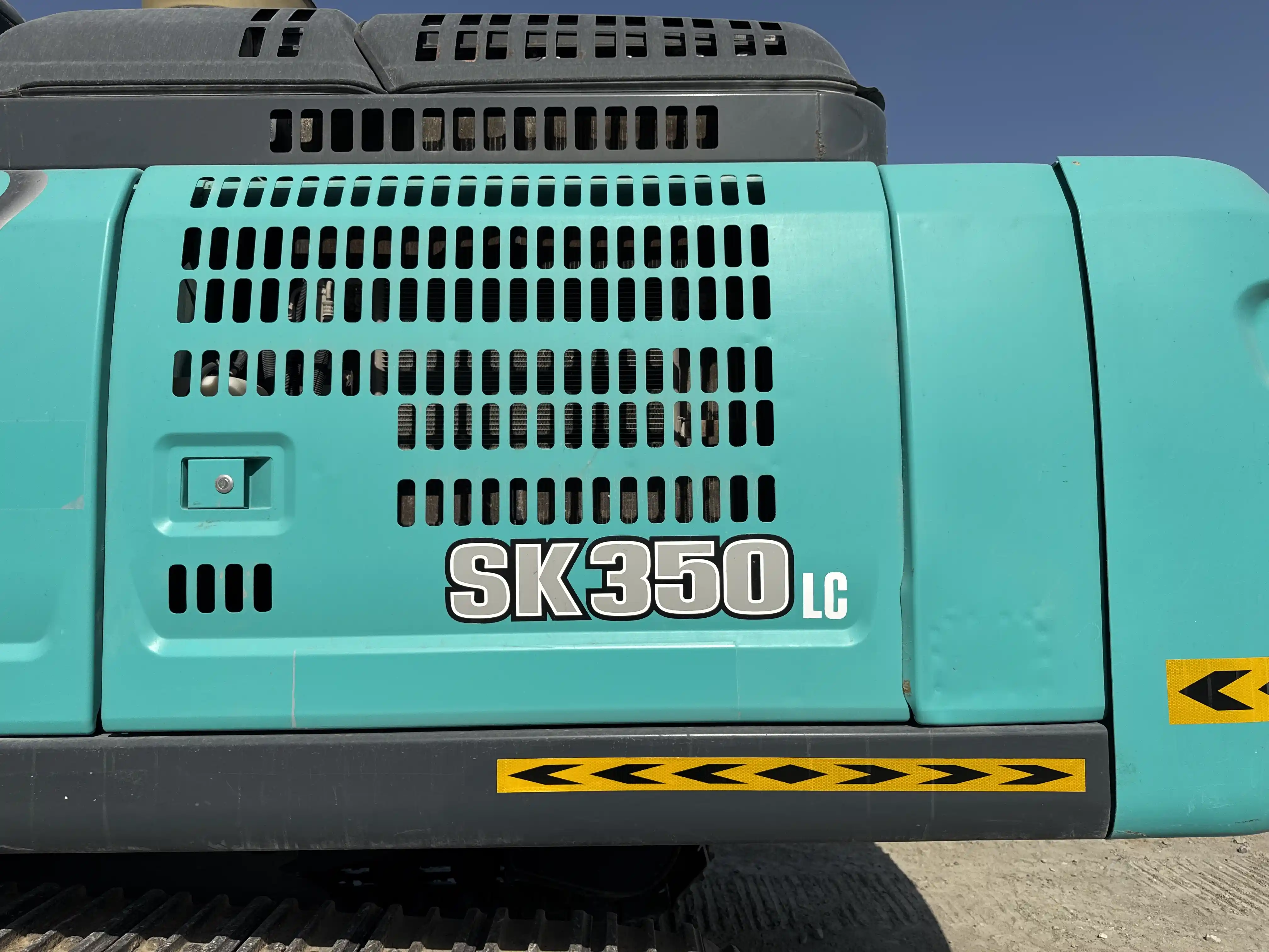 MDX-003-Kobelco-SK350LC-10-medium-excavator-inspection-structure-sheet-metal-fiberglass-4