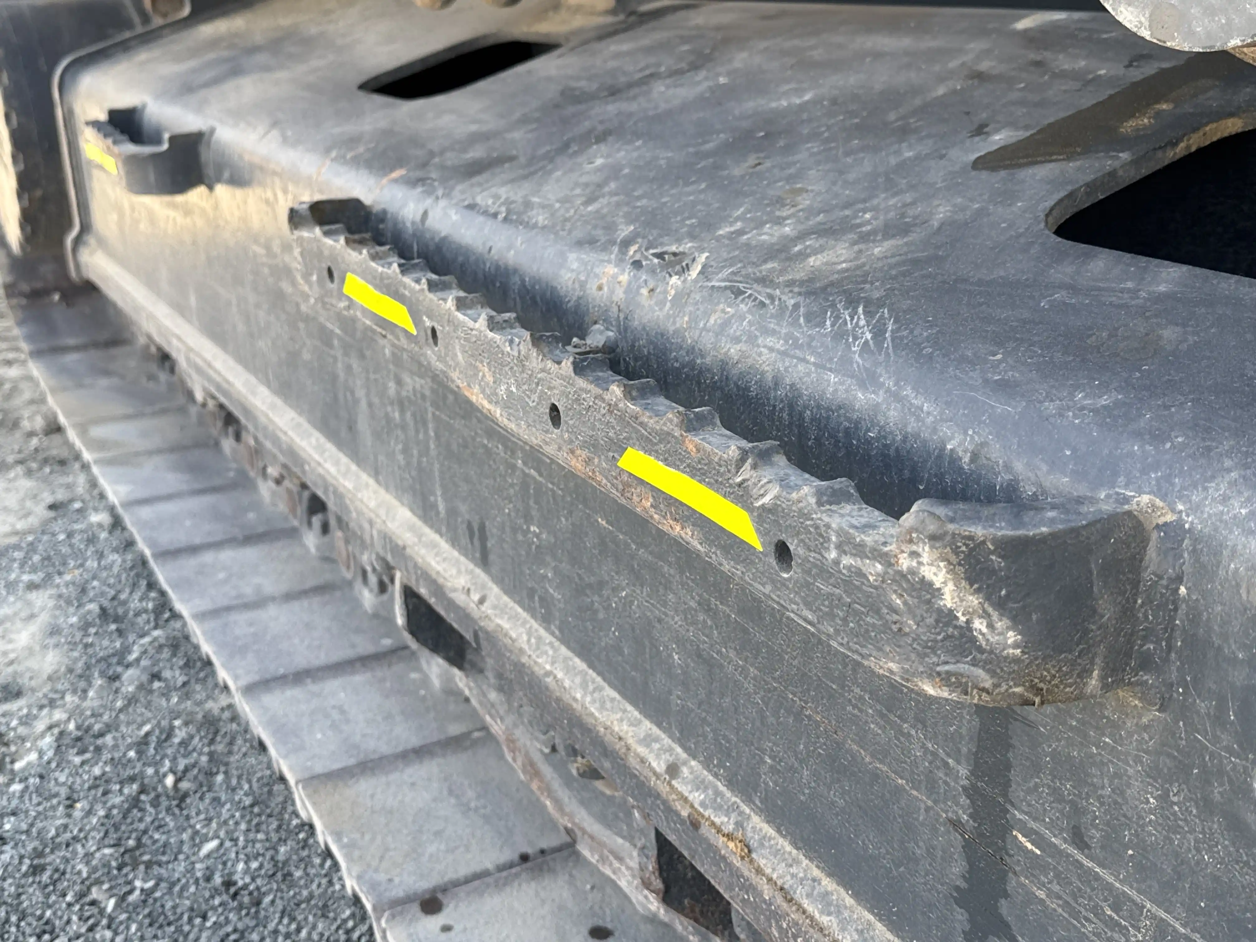 MDX-003-Kobelco-SK350LC-10-medium-excavator-inspection-structure-steps-ladders-2