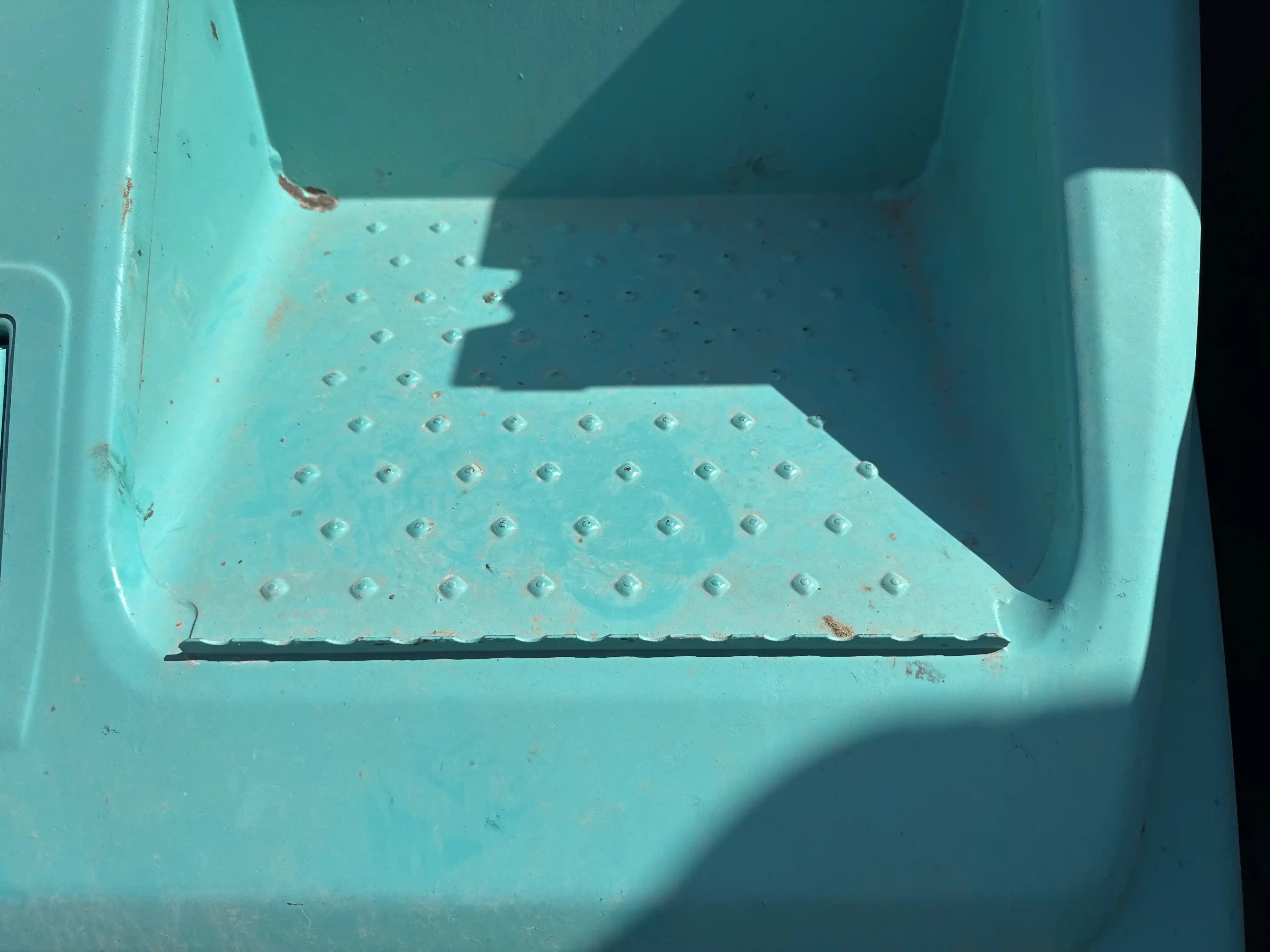 MDX-003-Kobelco-SK350LC-10-medium-excavator-inspection-structure-steps-ladders-3