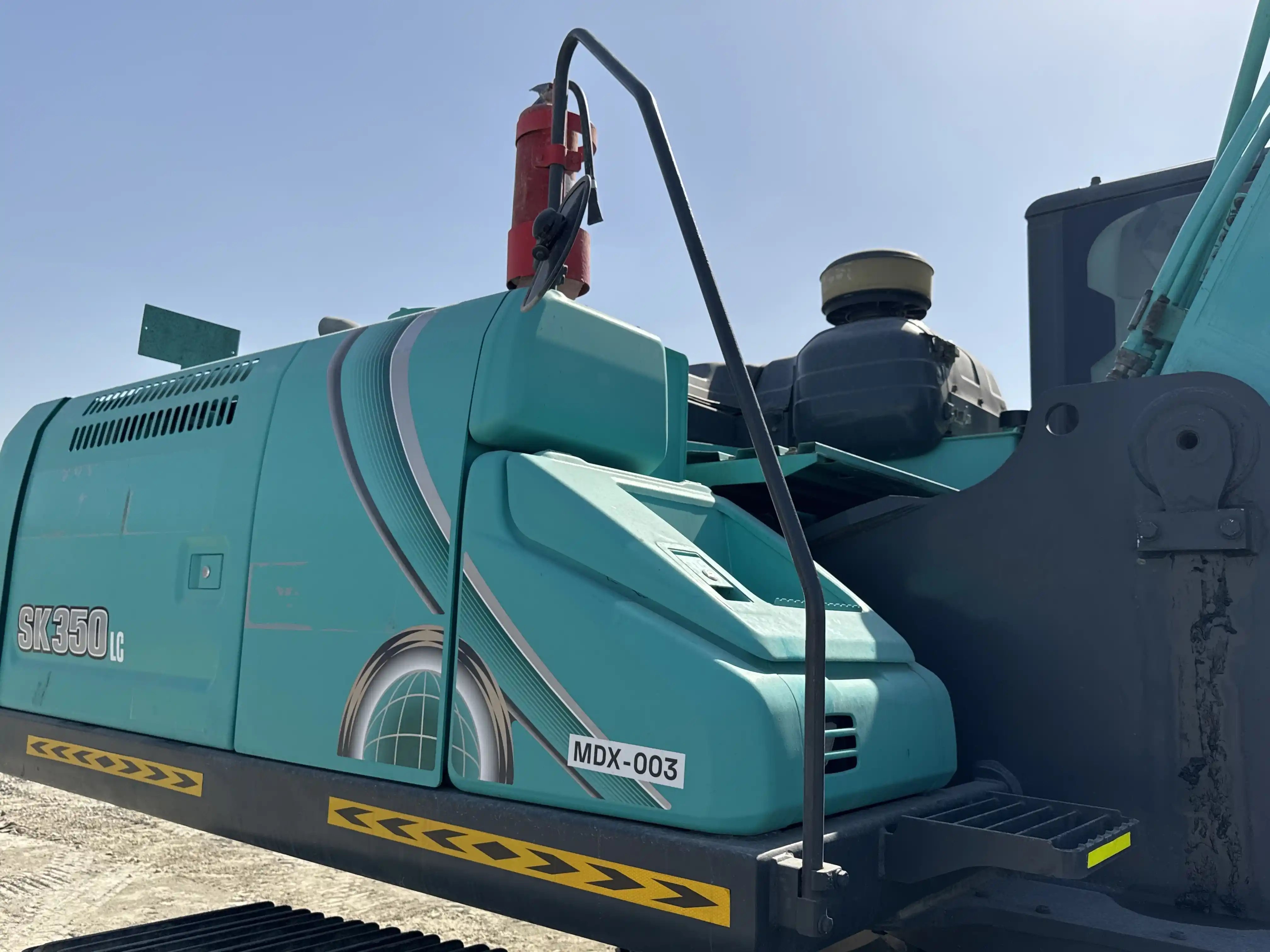 MDX-003-Kobelco-SK350LC-10-medium-excavator-inspection-structure-handrails-5