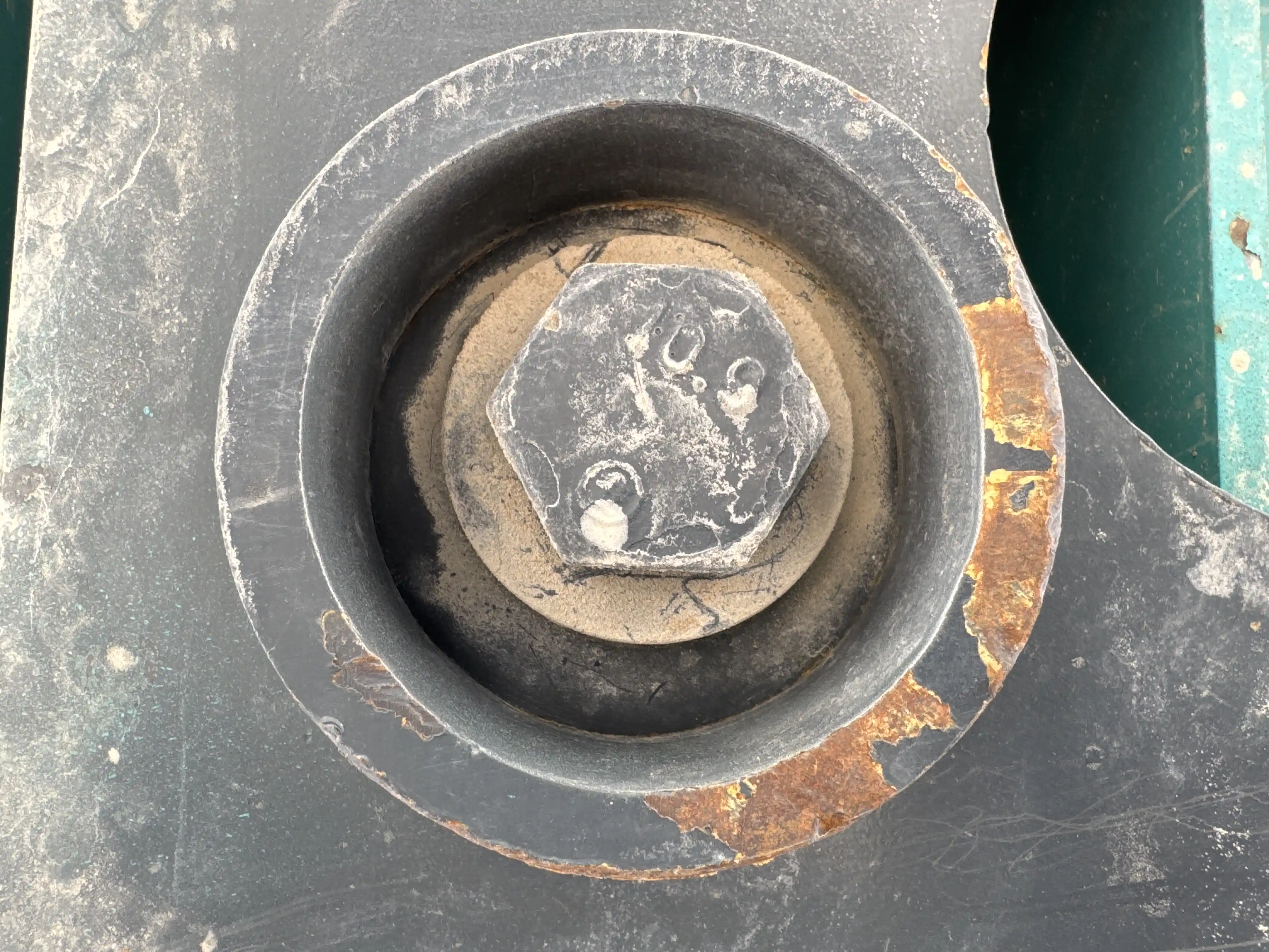 MDX-003-Kobelco-SK350LC-10-medium-excavator-inspection-safety-counter-weight-bolts-1